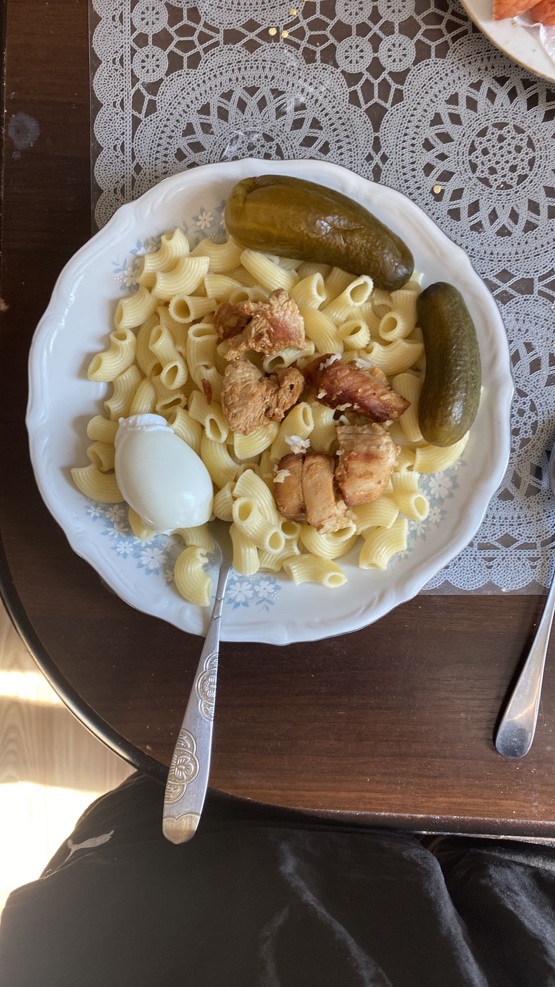 макароны с курицей и яйцом