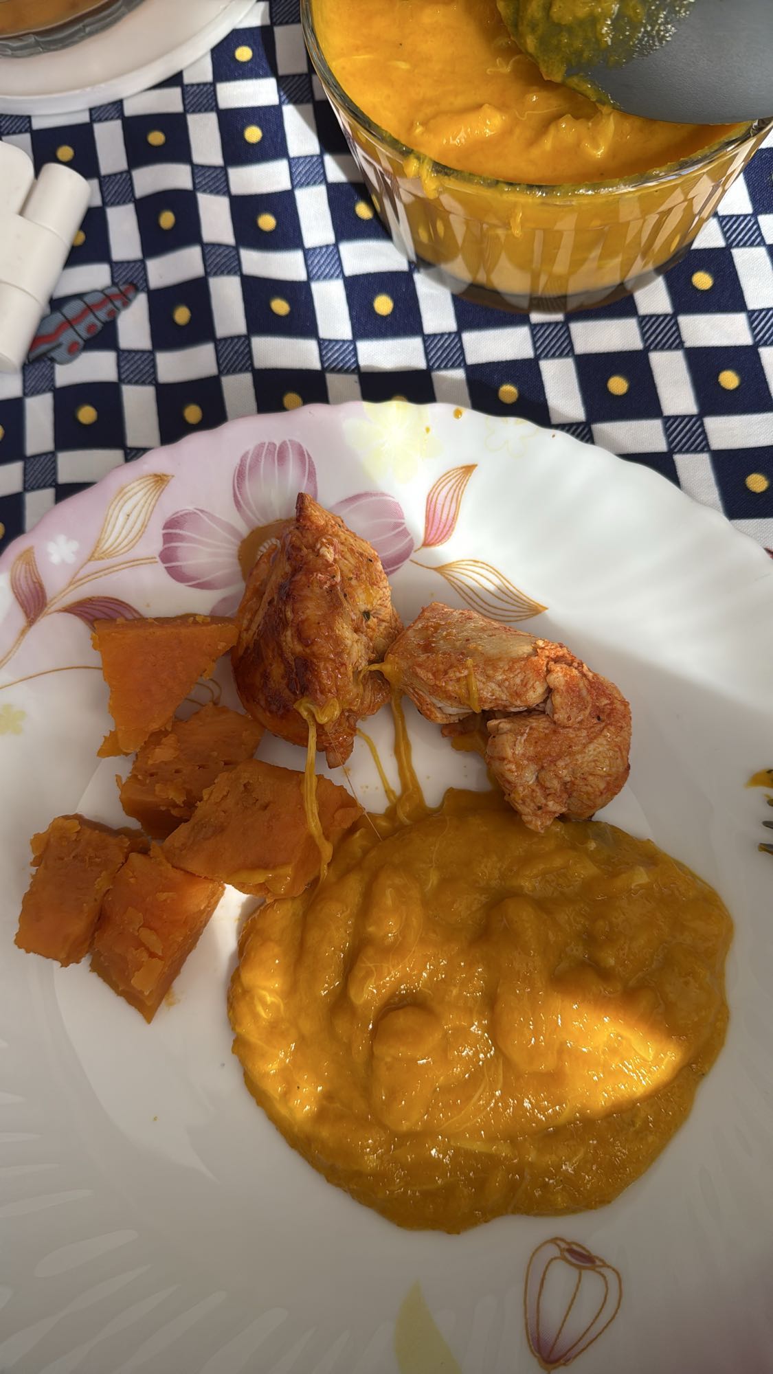 Frango com purê e batata