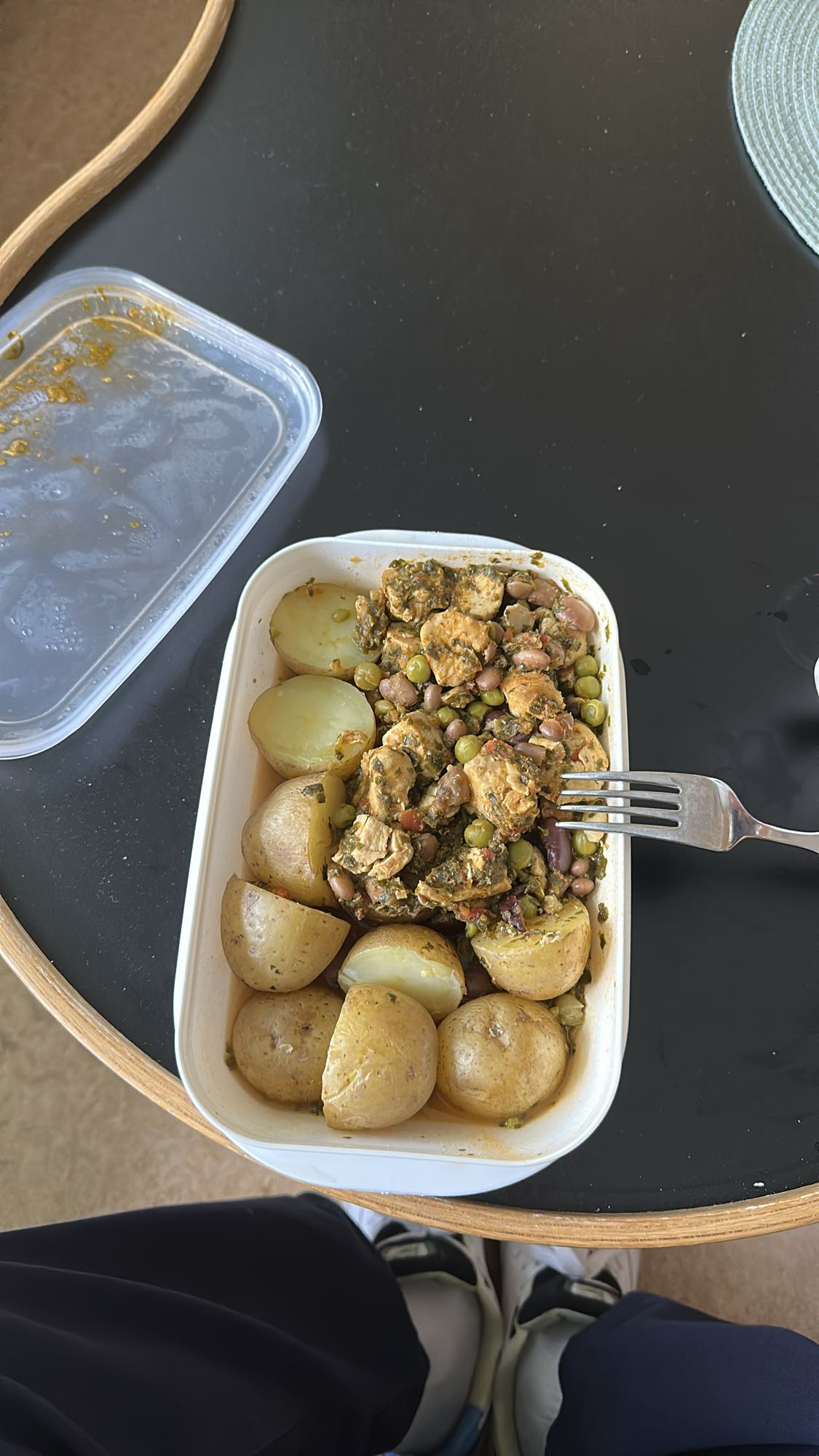 Kyckling med potatis och bönor