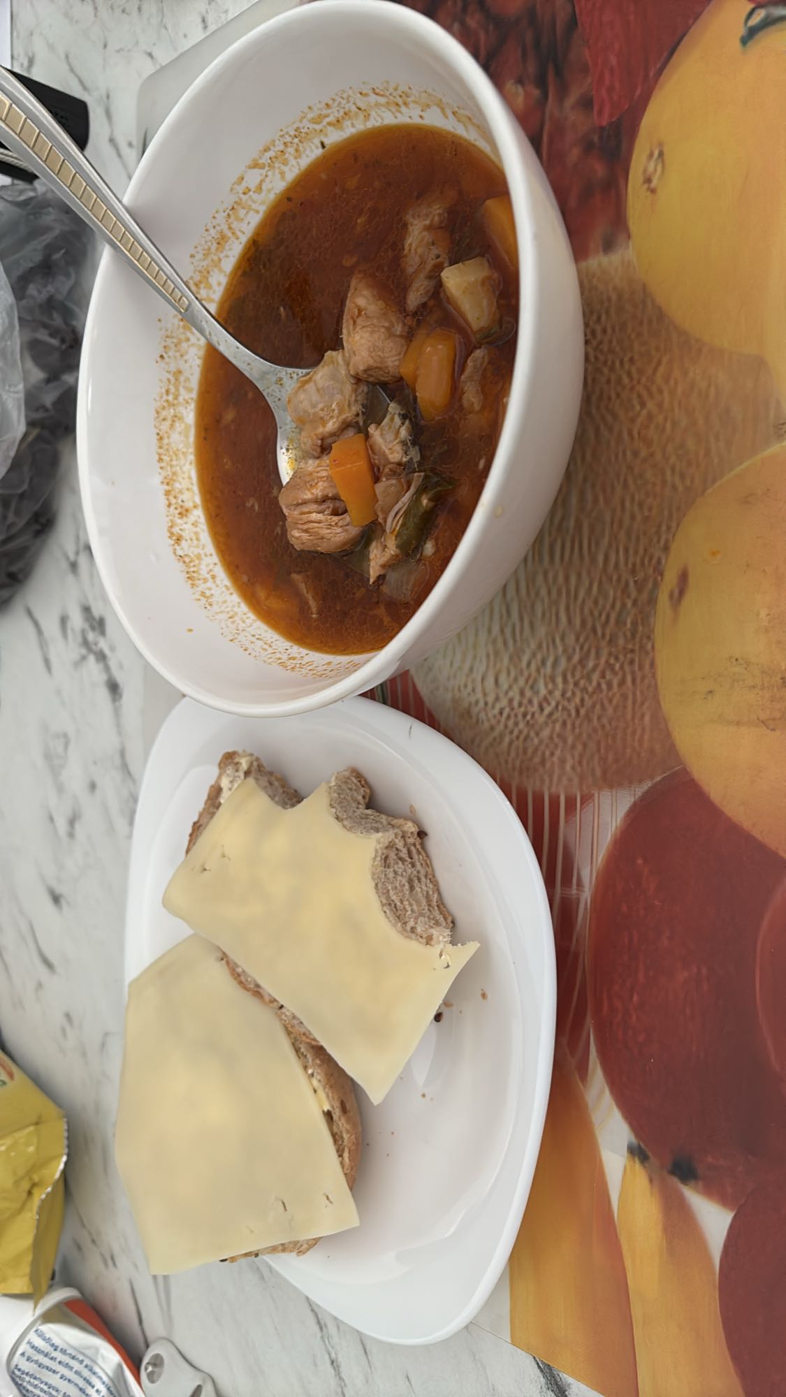 Köttgryta med ostsmörgås