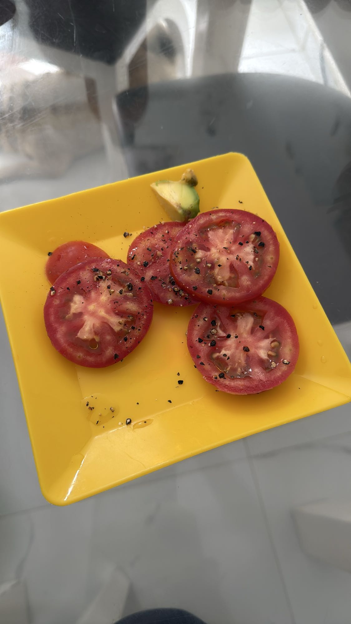 Ensalada de tomate y aguacate