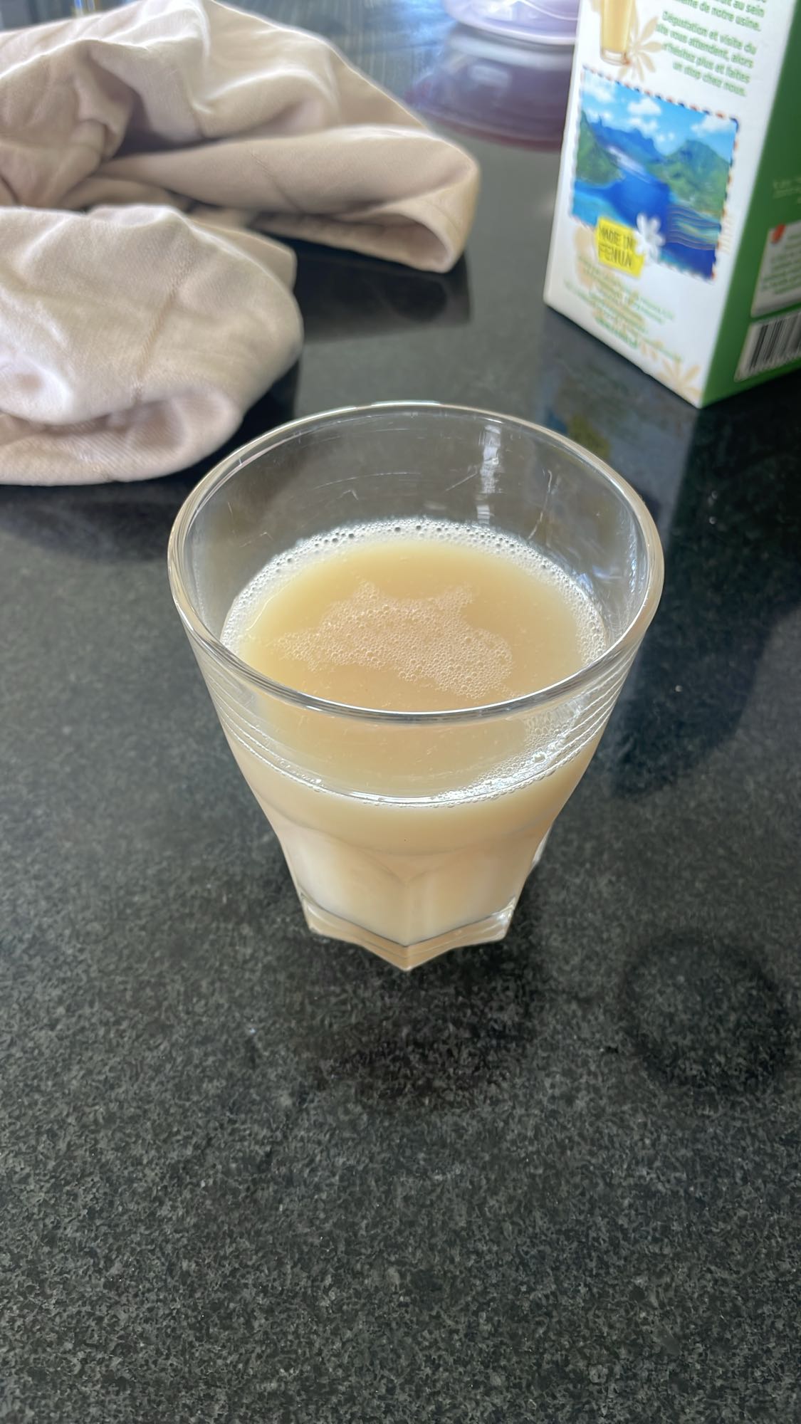 verre de jus multifruits