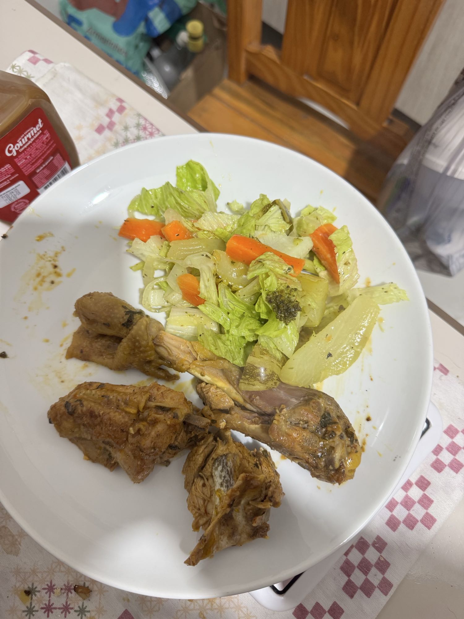 Frango com salada mista