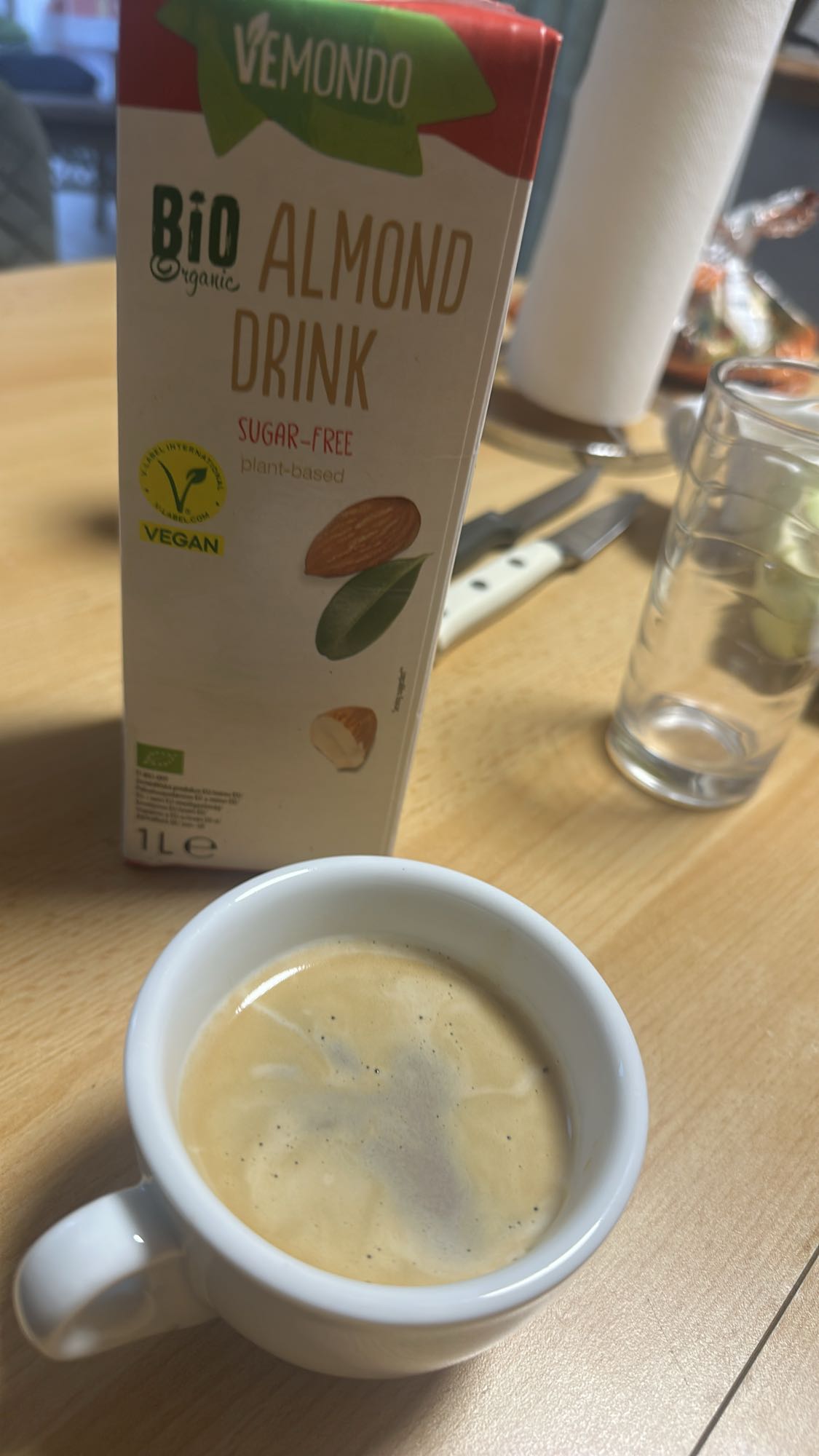 Cafea cu lapte de migdale