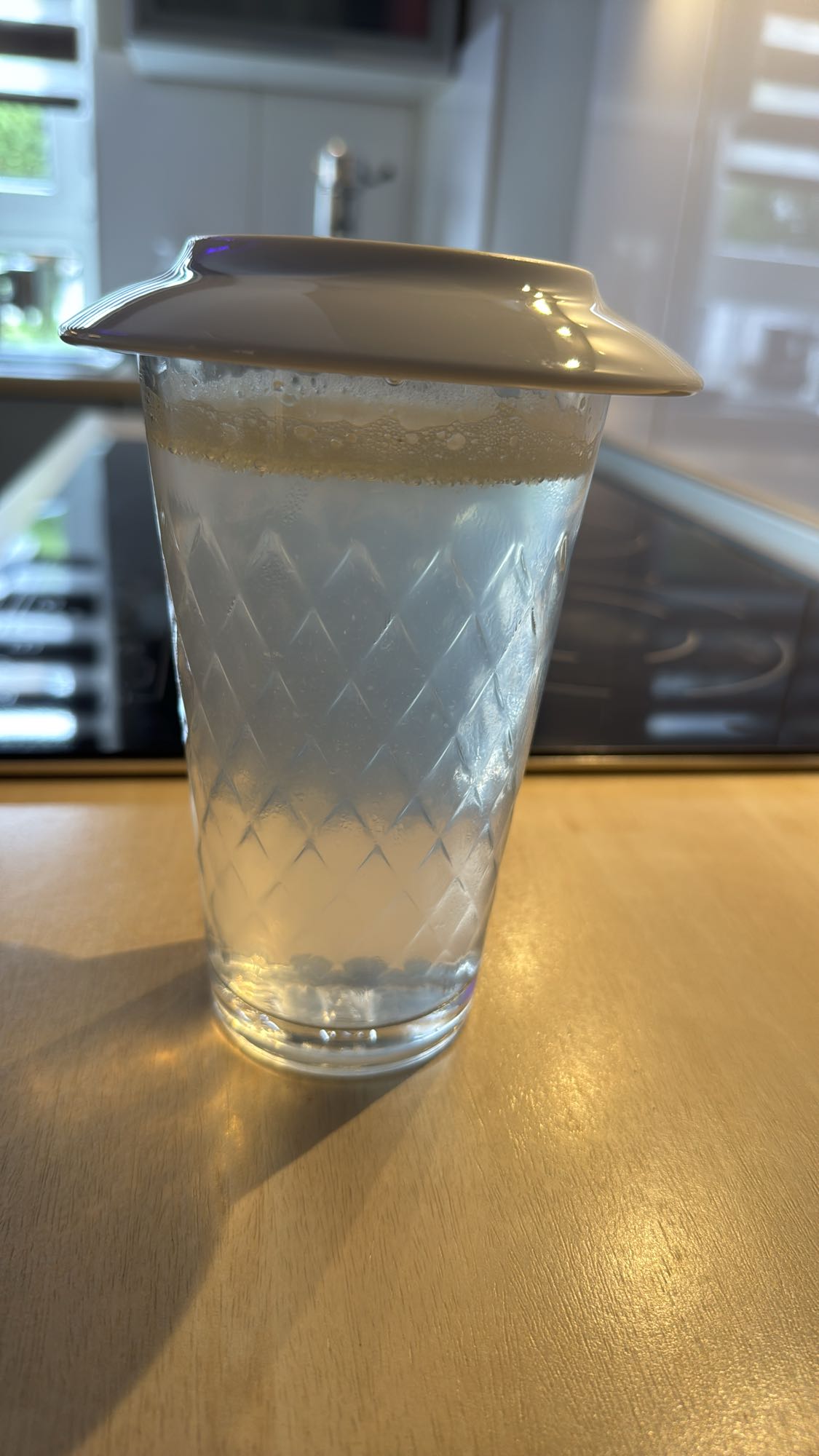 Glas water met citroen