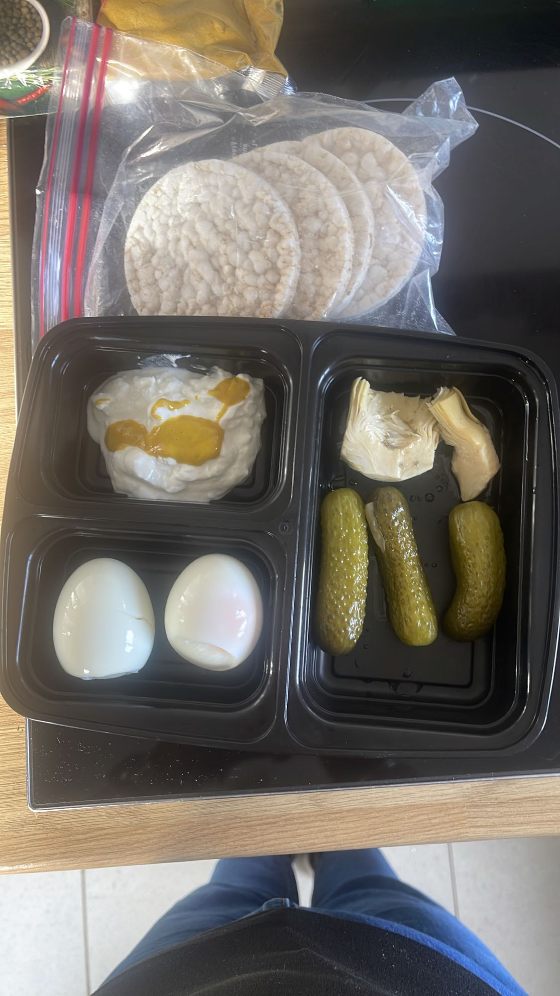 Eggs, Rice Cakes & Veggies