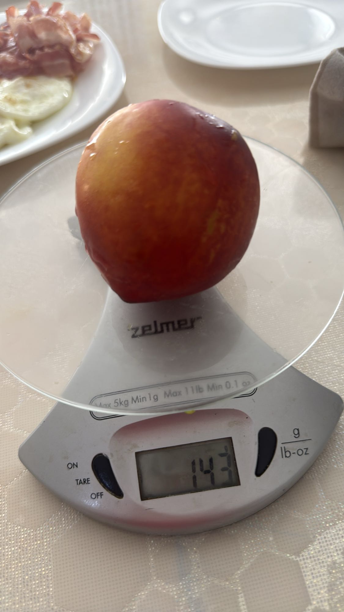 Piersică proaspătă