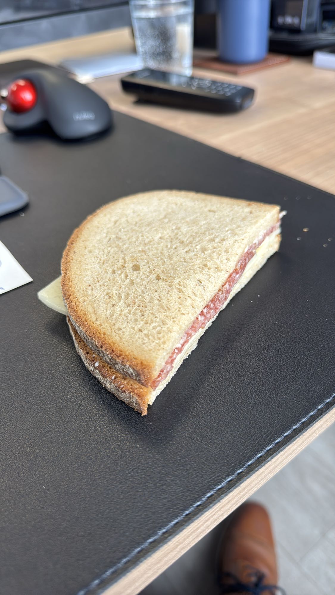 Salami Kaas Sandwich