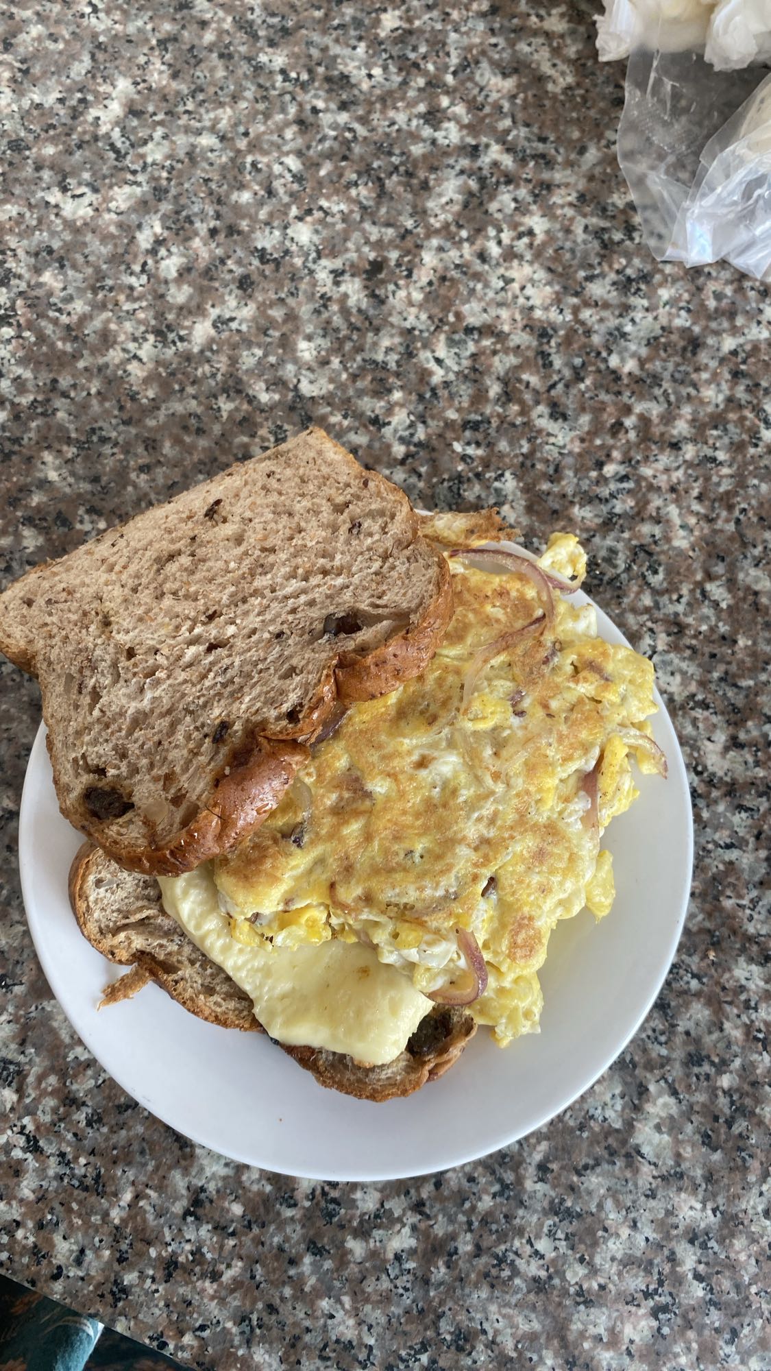 Sándwich de huevo y queso