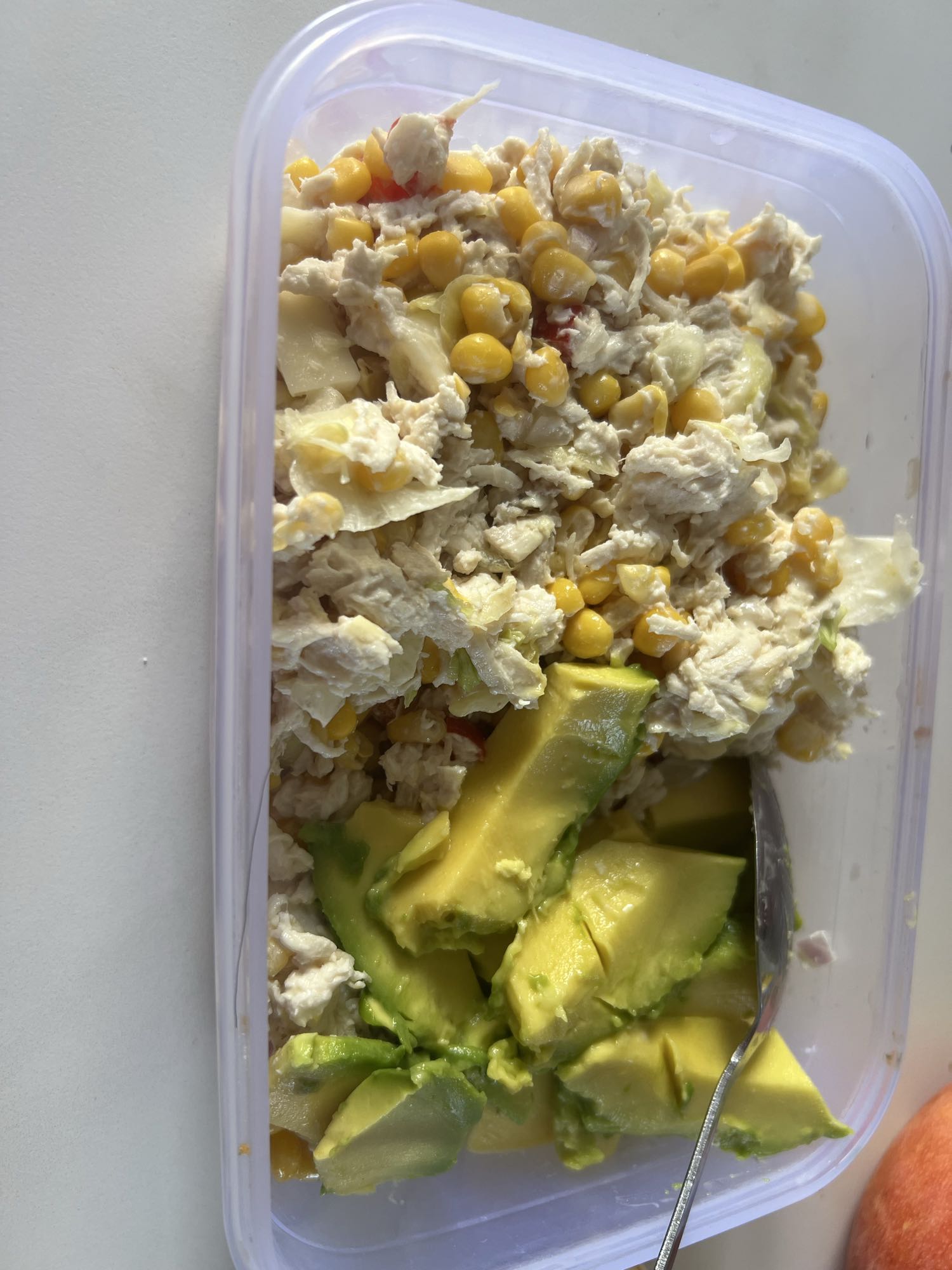 Ensalada de pollo y aguacate