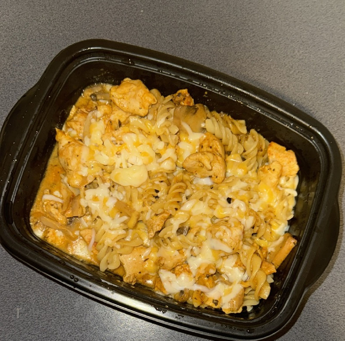 Hähnchen-Pasta mit Käse