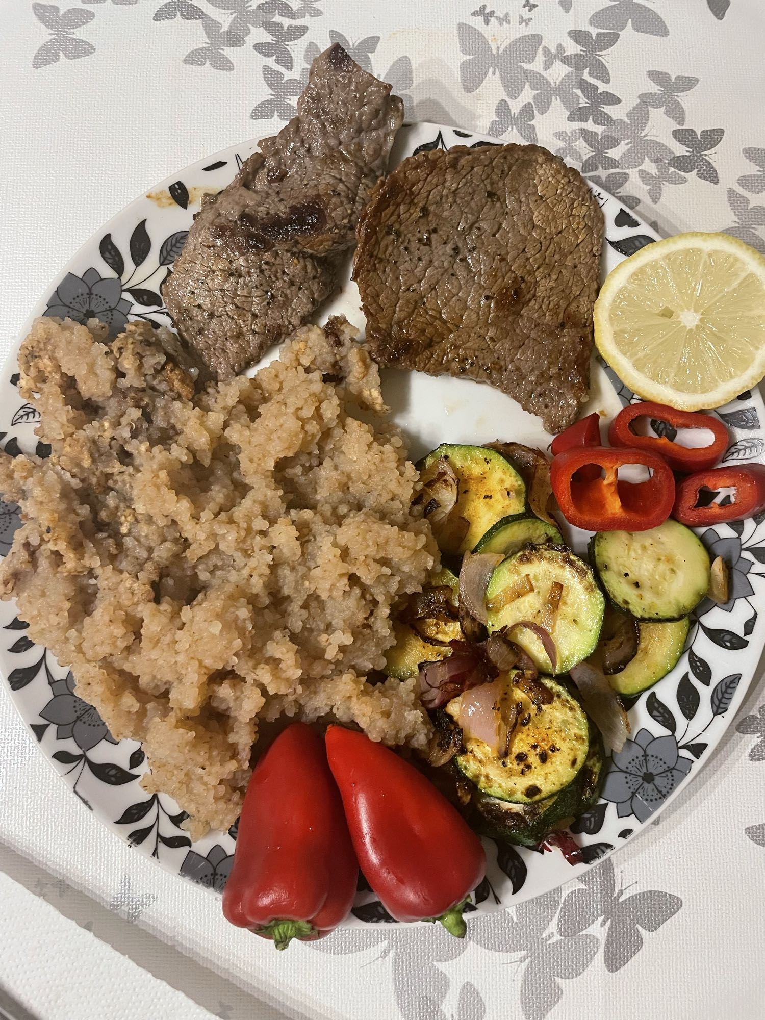 Rindfleisch mit Quinoa & Gemüse
