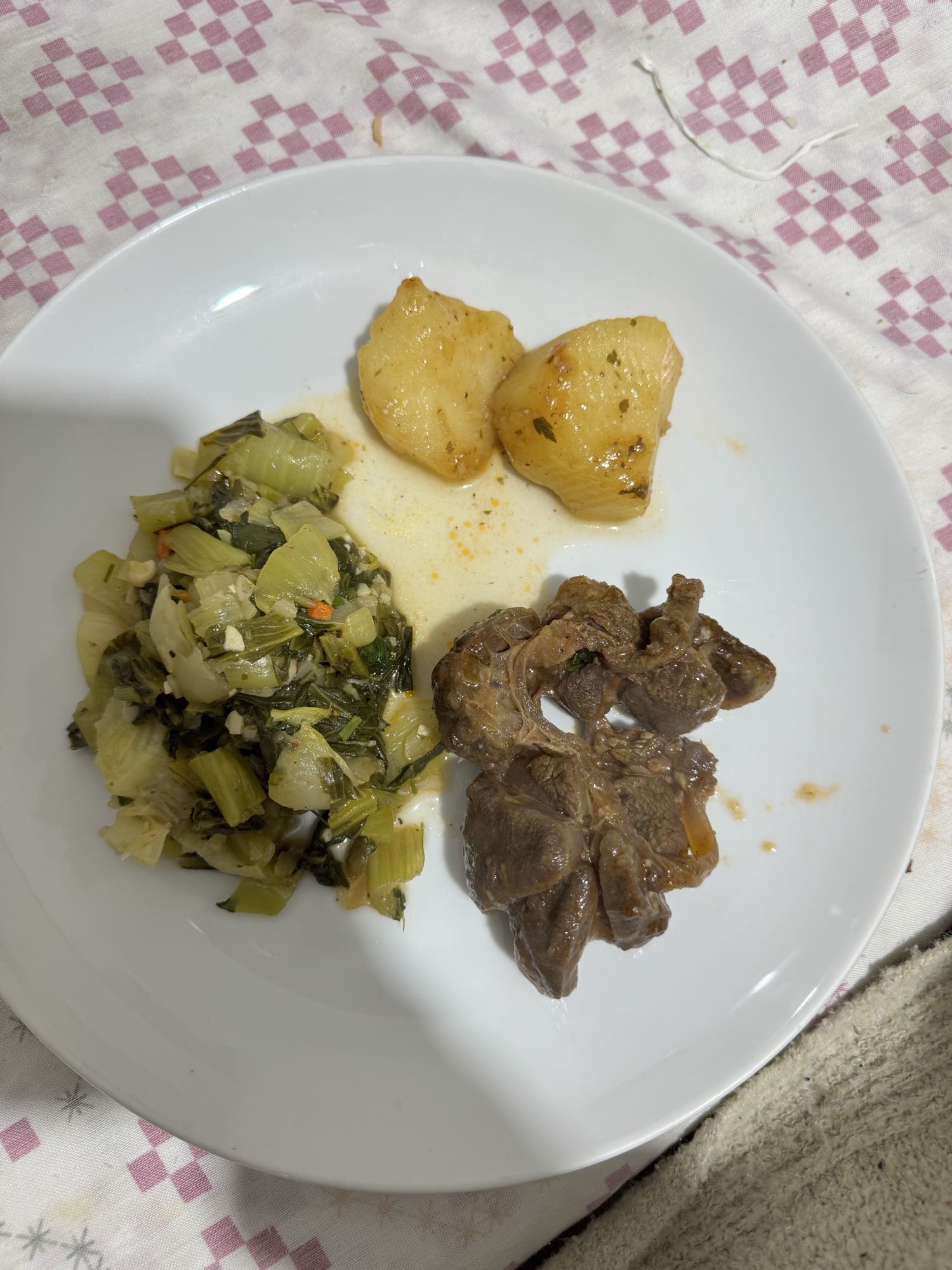Carne com batata e verduras