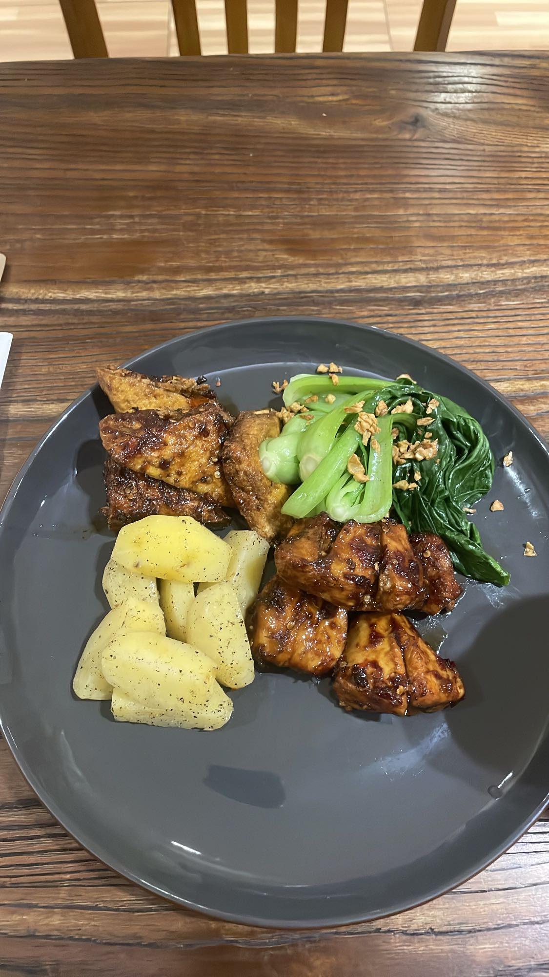 ayam saus, kentang & sayur