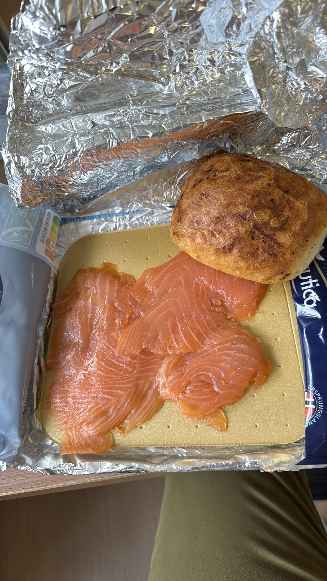 Lachs mit Brötchen