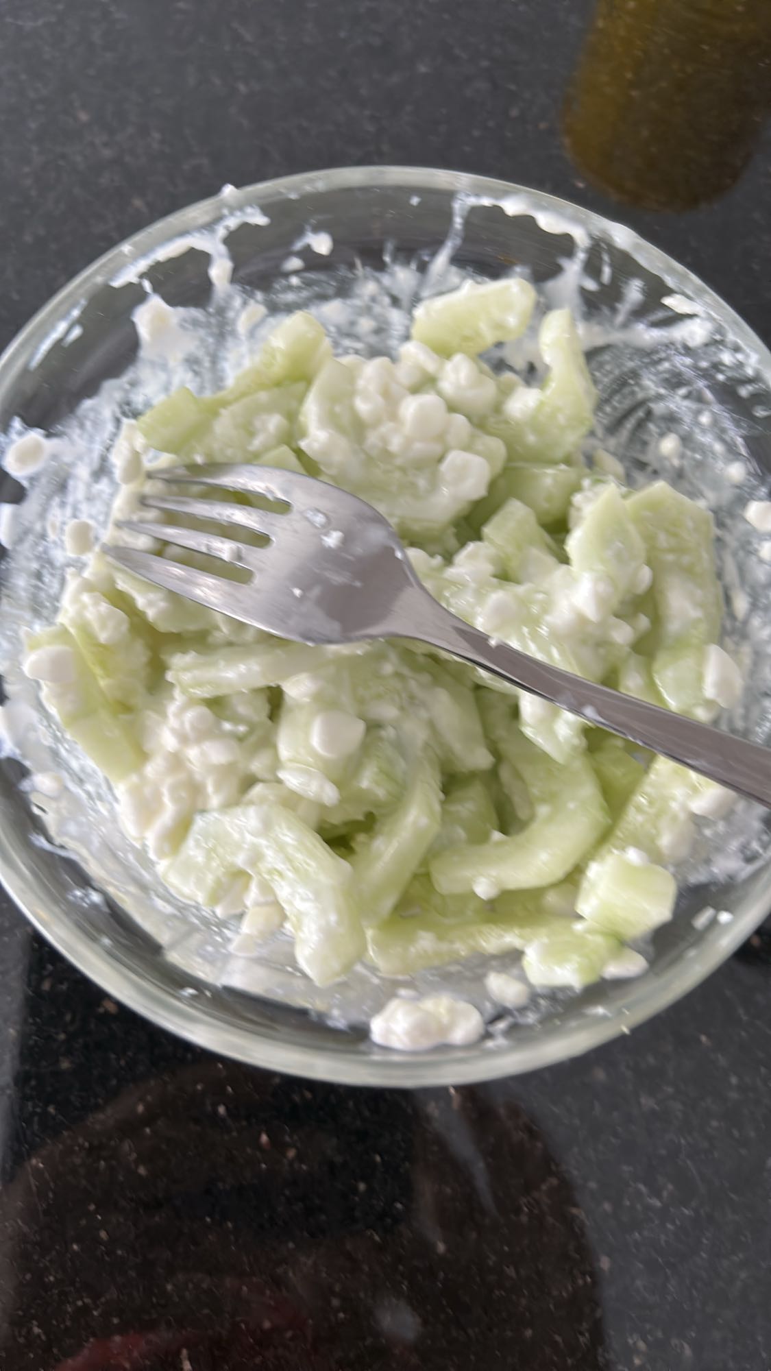Komkommer cottage cheese salade