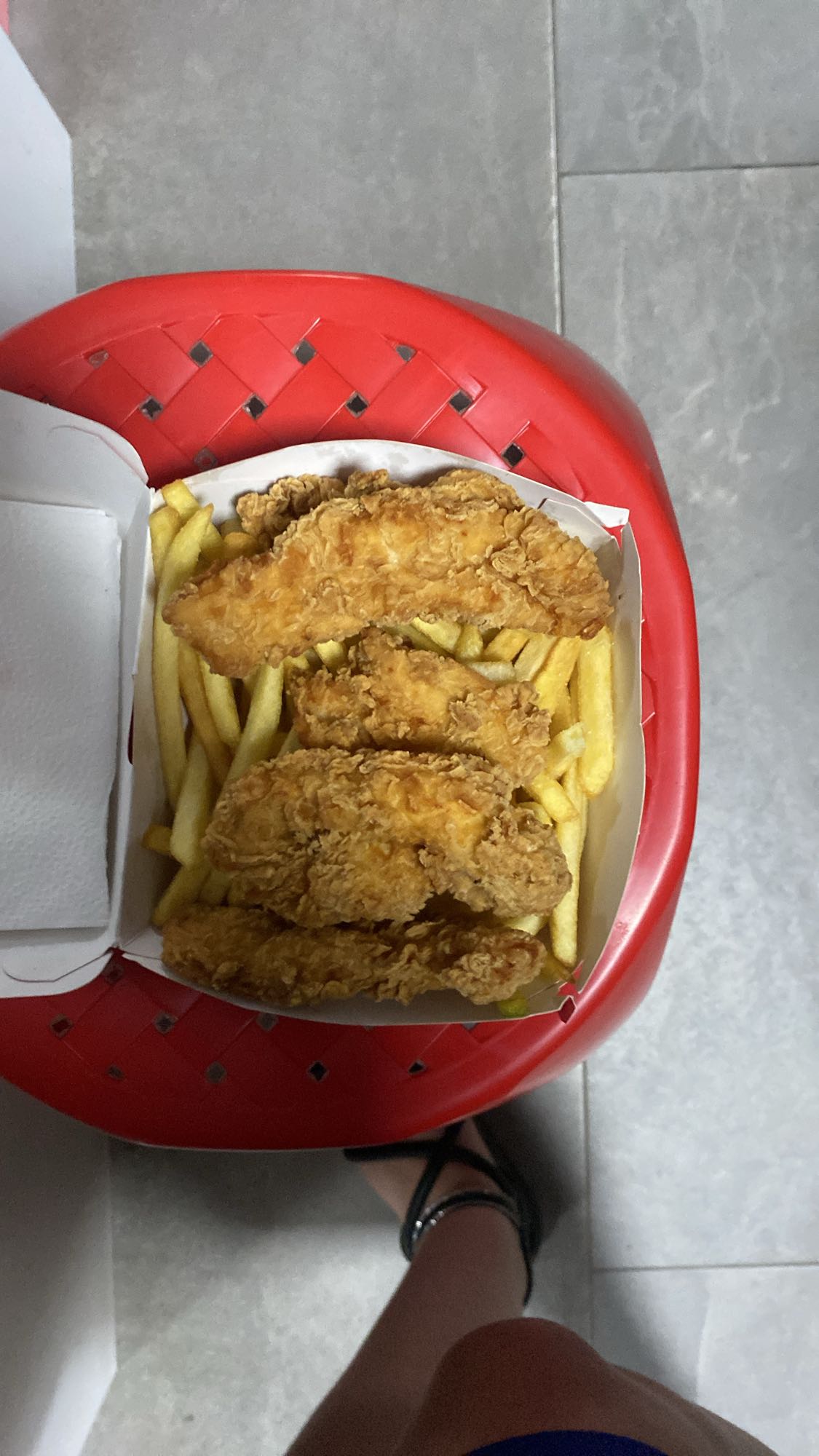 Pui prăjit cu cartofi