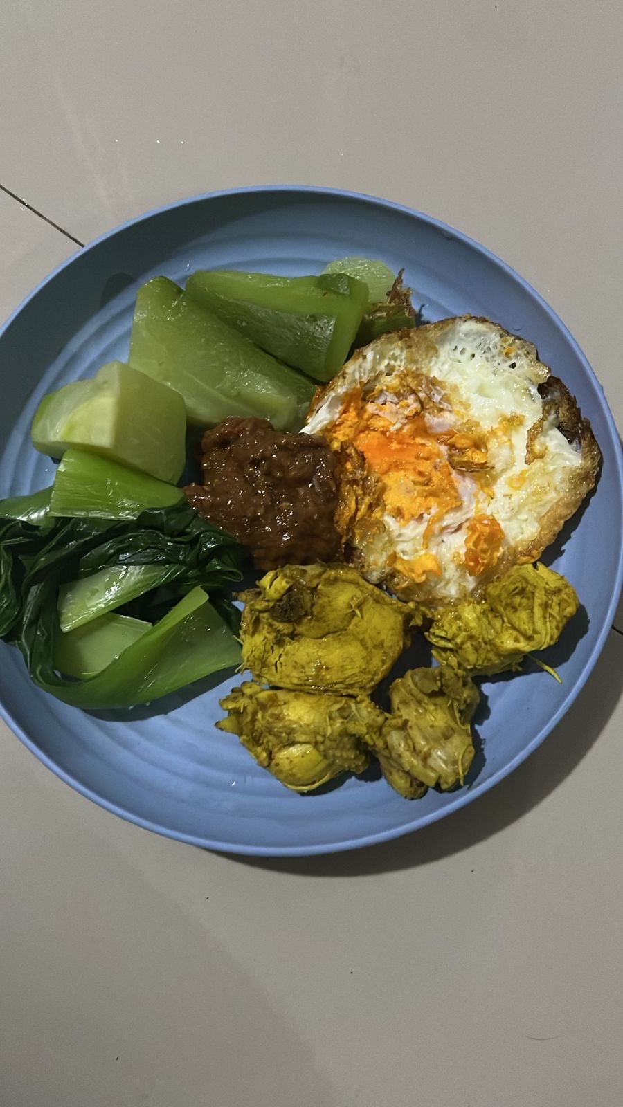 Ayam, telur & sayur rebus