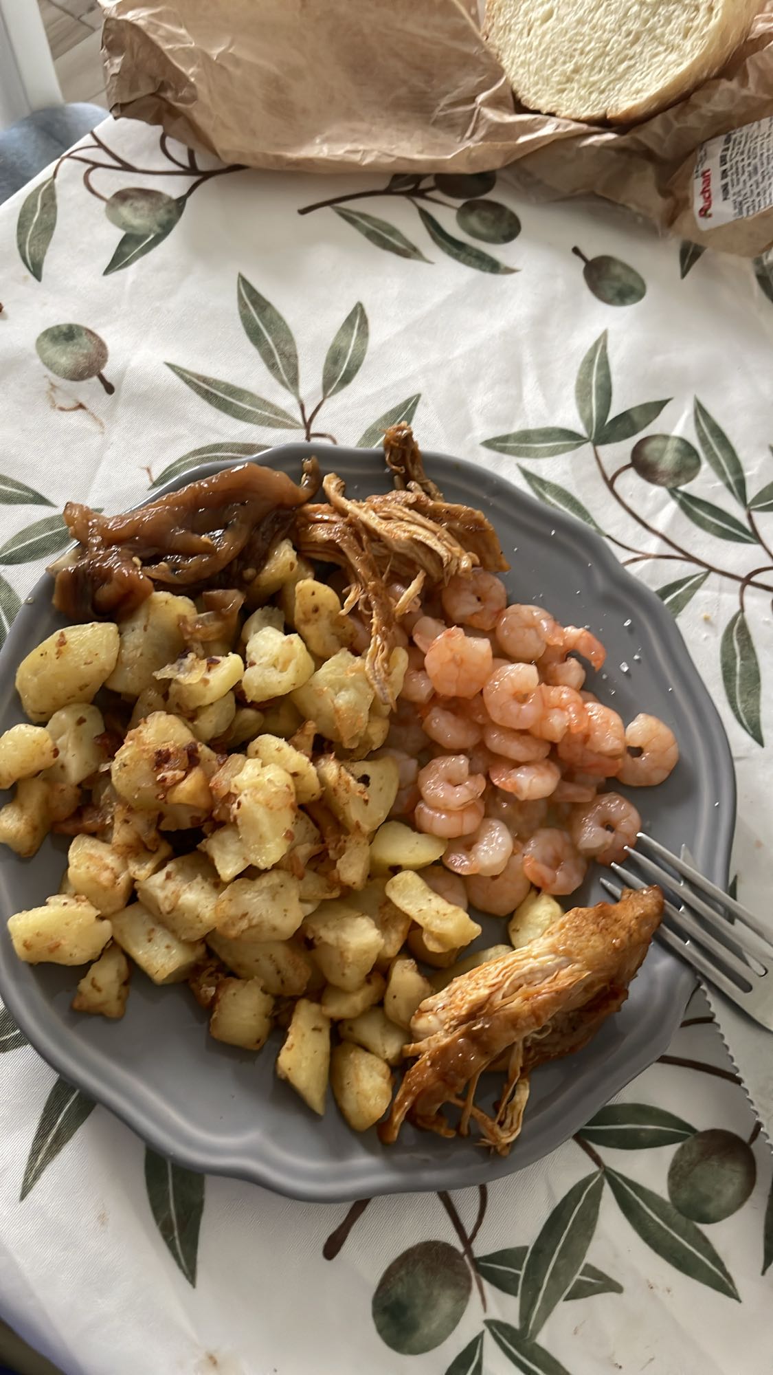 Cartofi cu creveți și pui