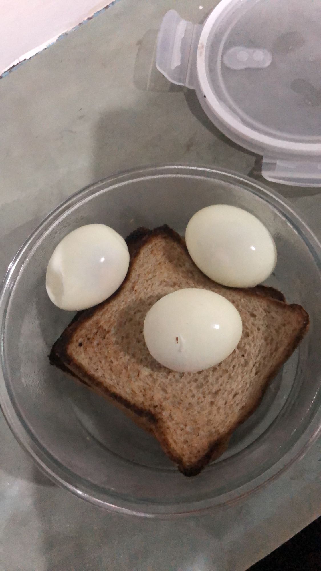 Huevos con pan integral