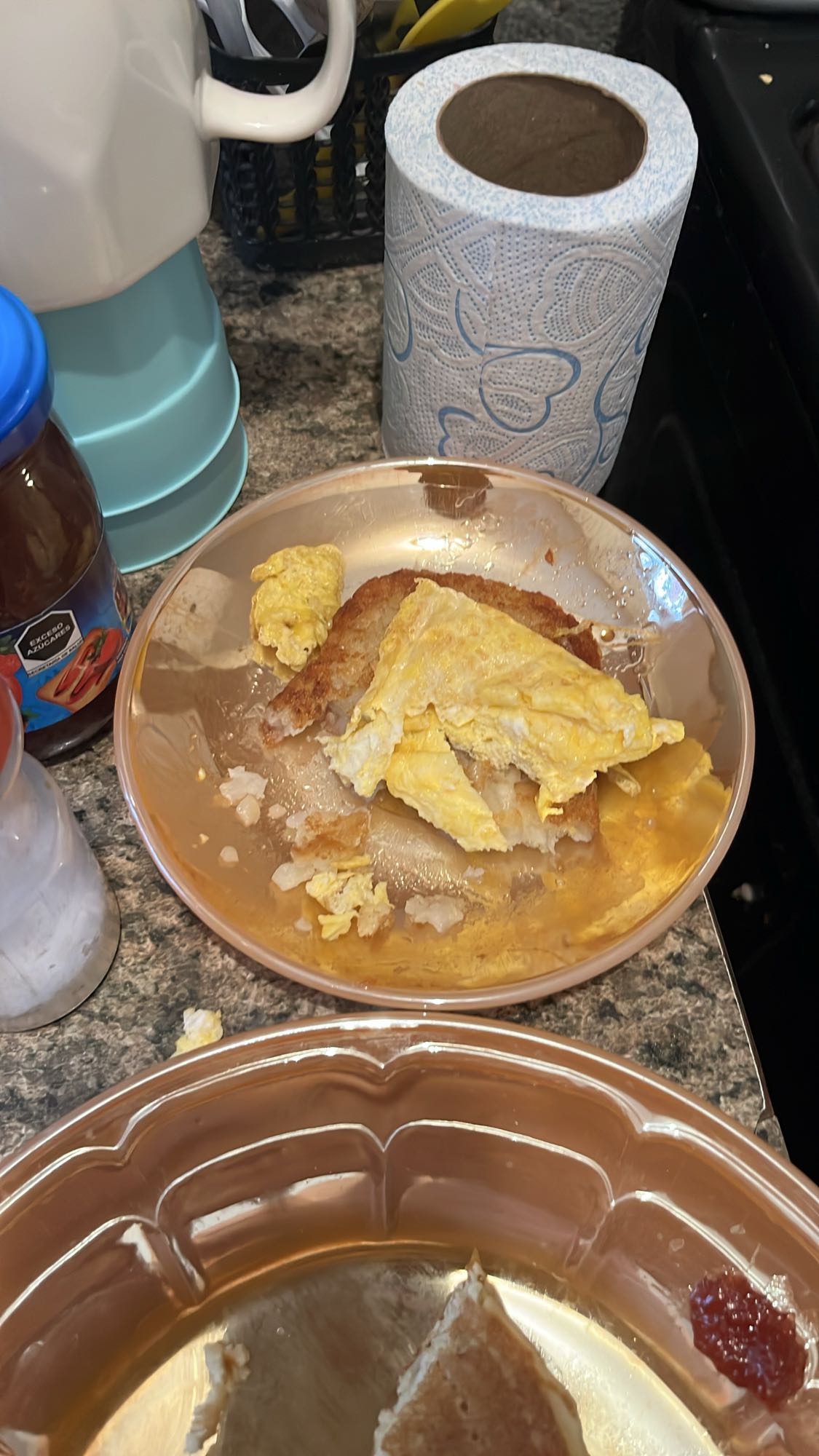 Desayuno con huevo y pan