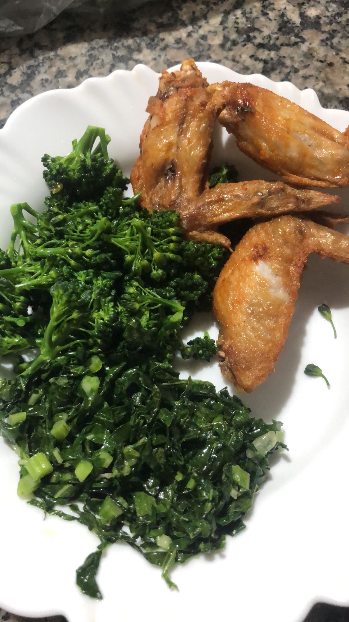 Frango com couve e brócolis