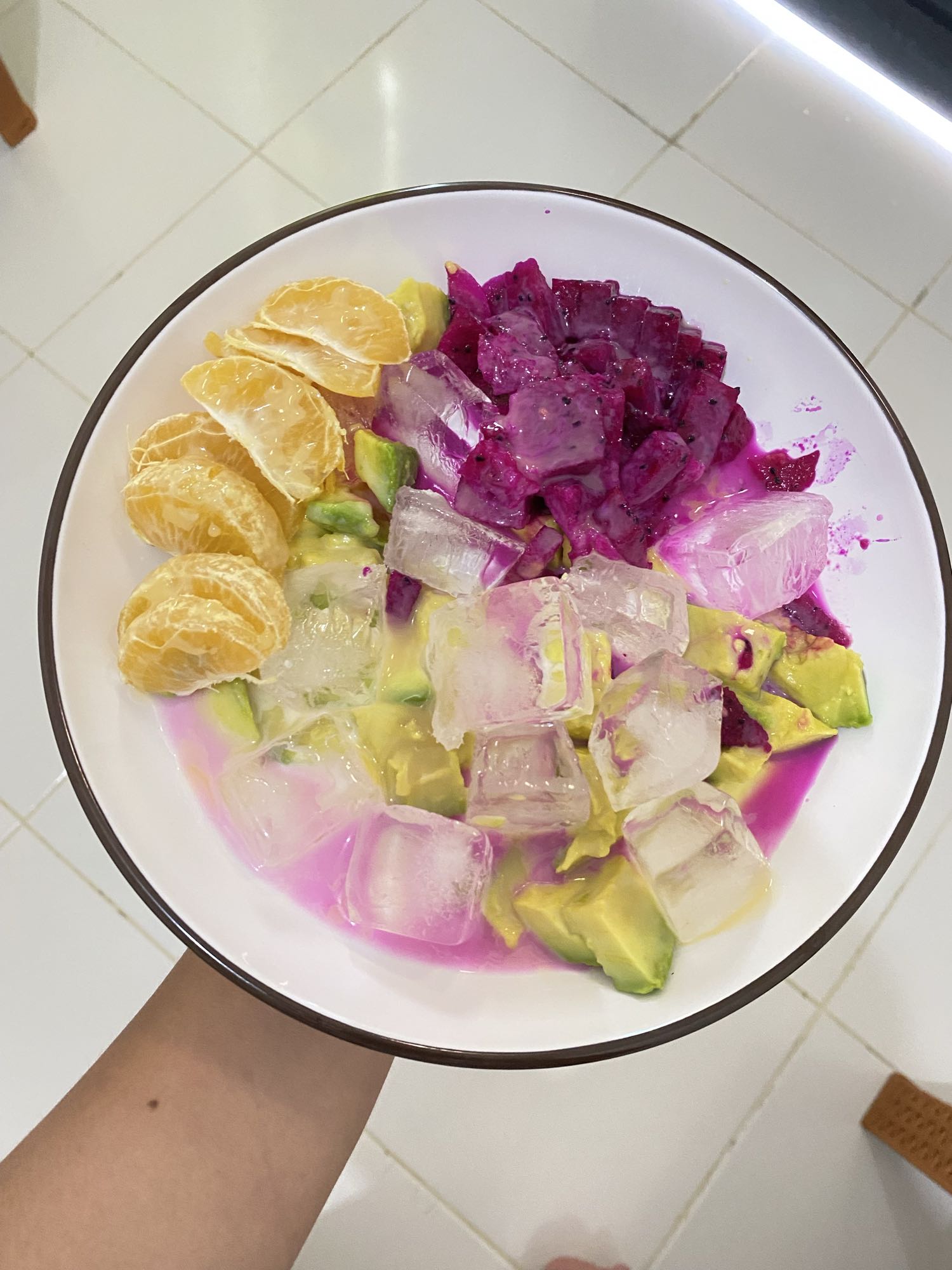 Salad buah segar es batu