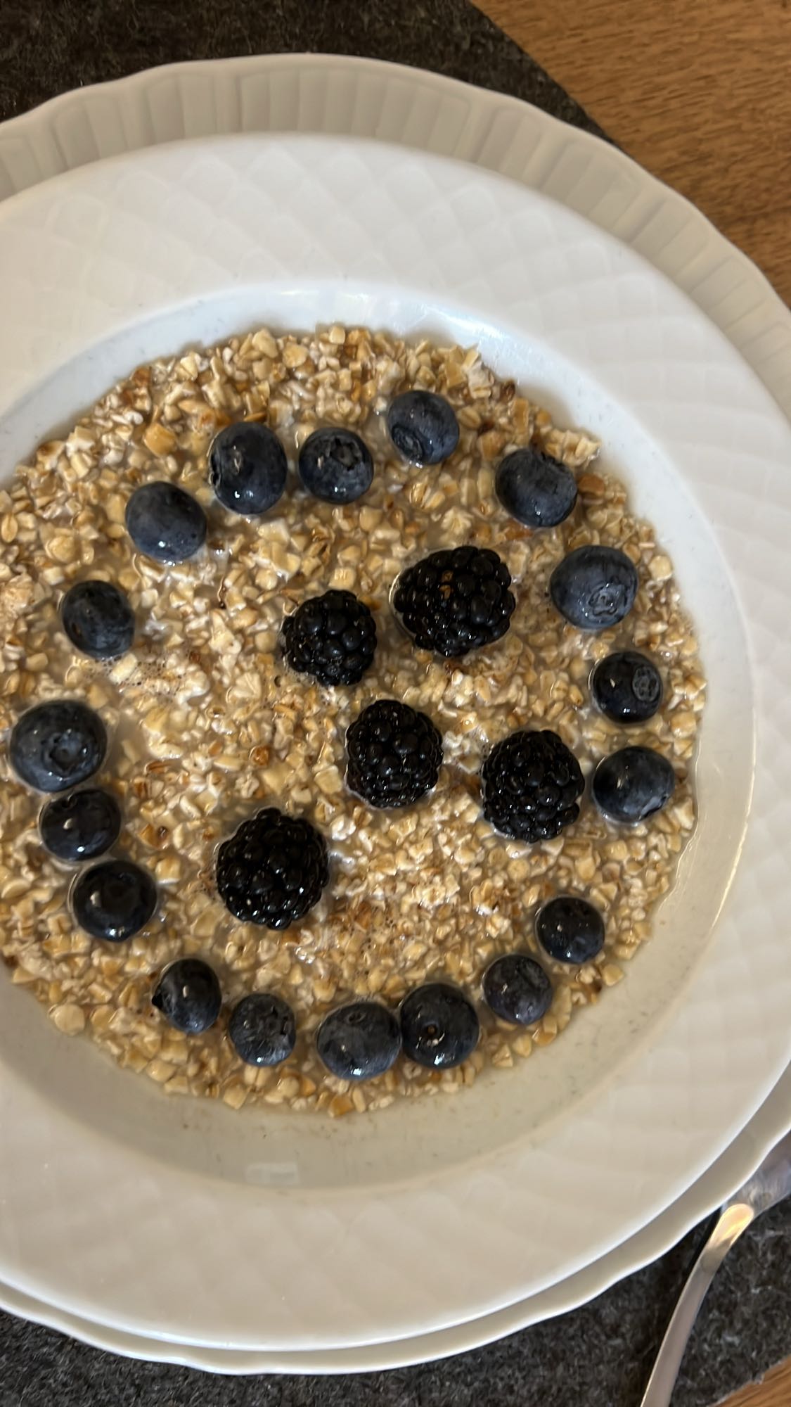 Berry Oatmeal Bowl