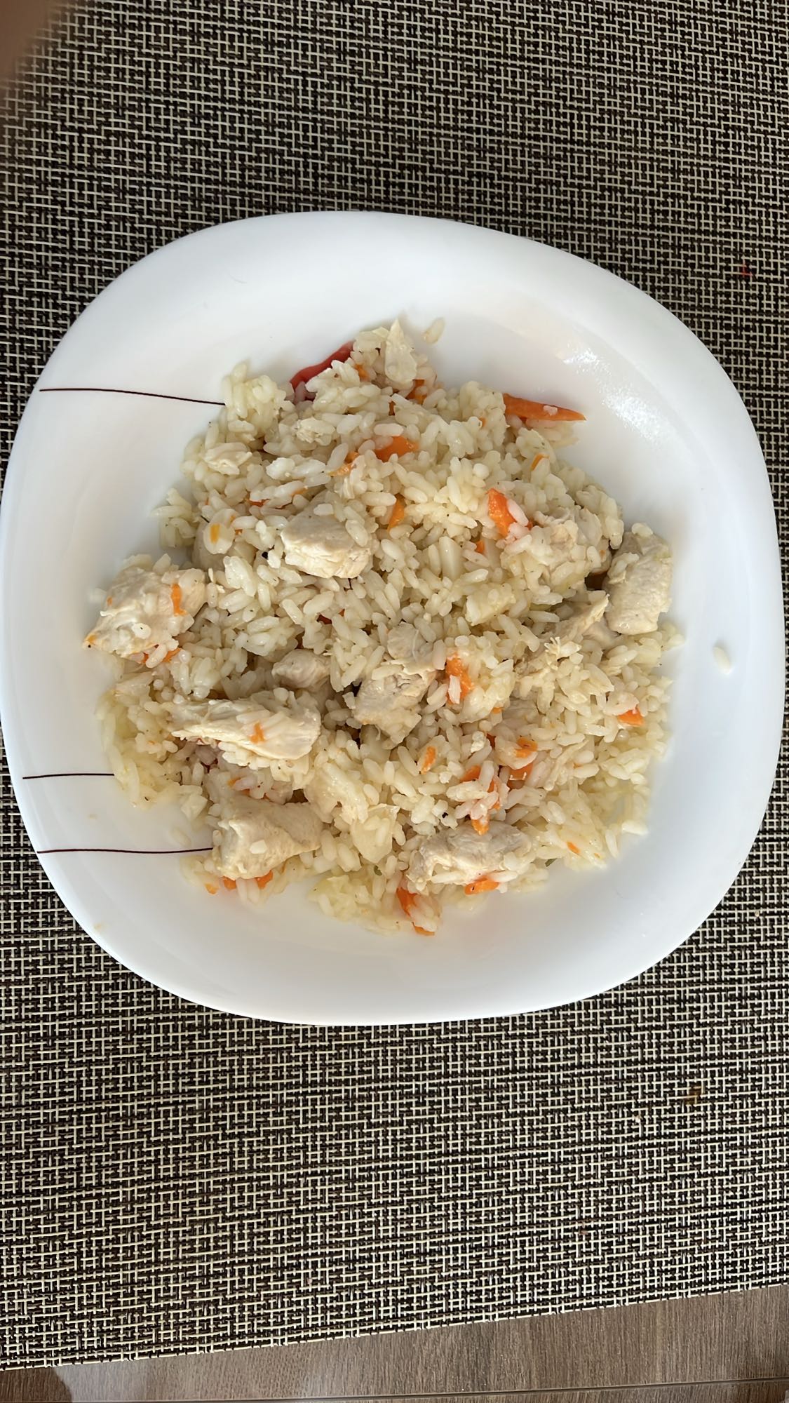 рис с курицей и овощами