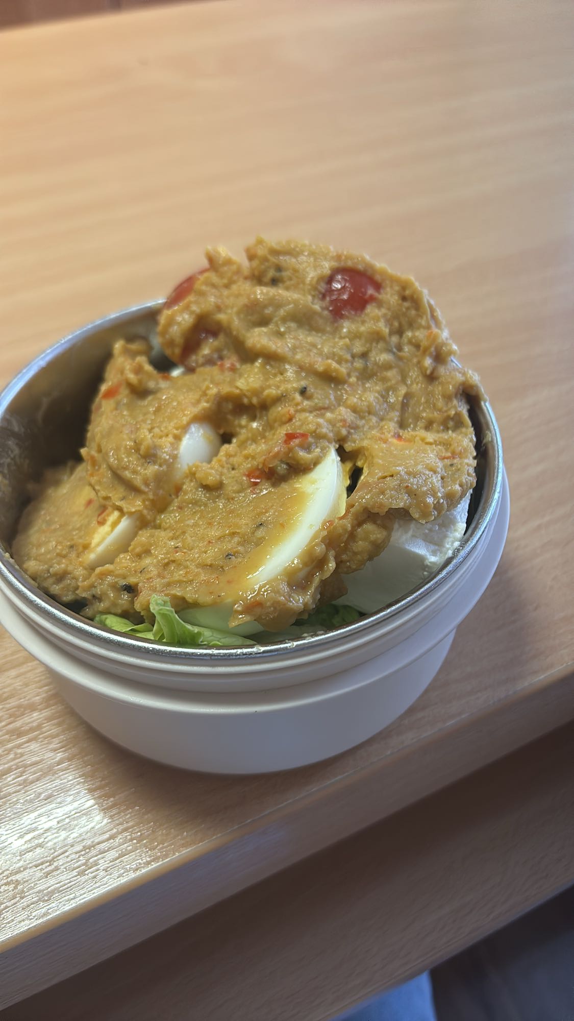 Jajka z pastą warzywną