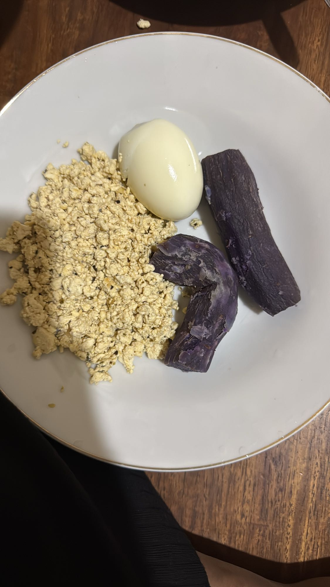 Tahu orak-arik, telur, ubi ungu