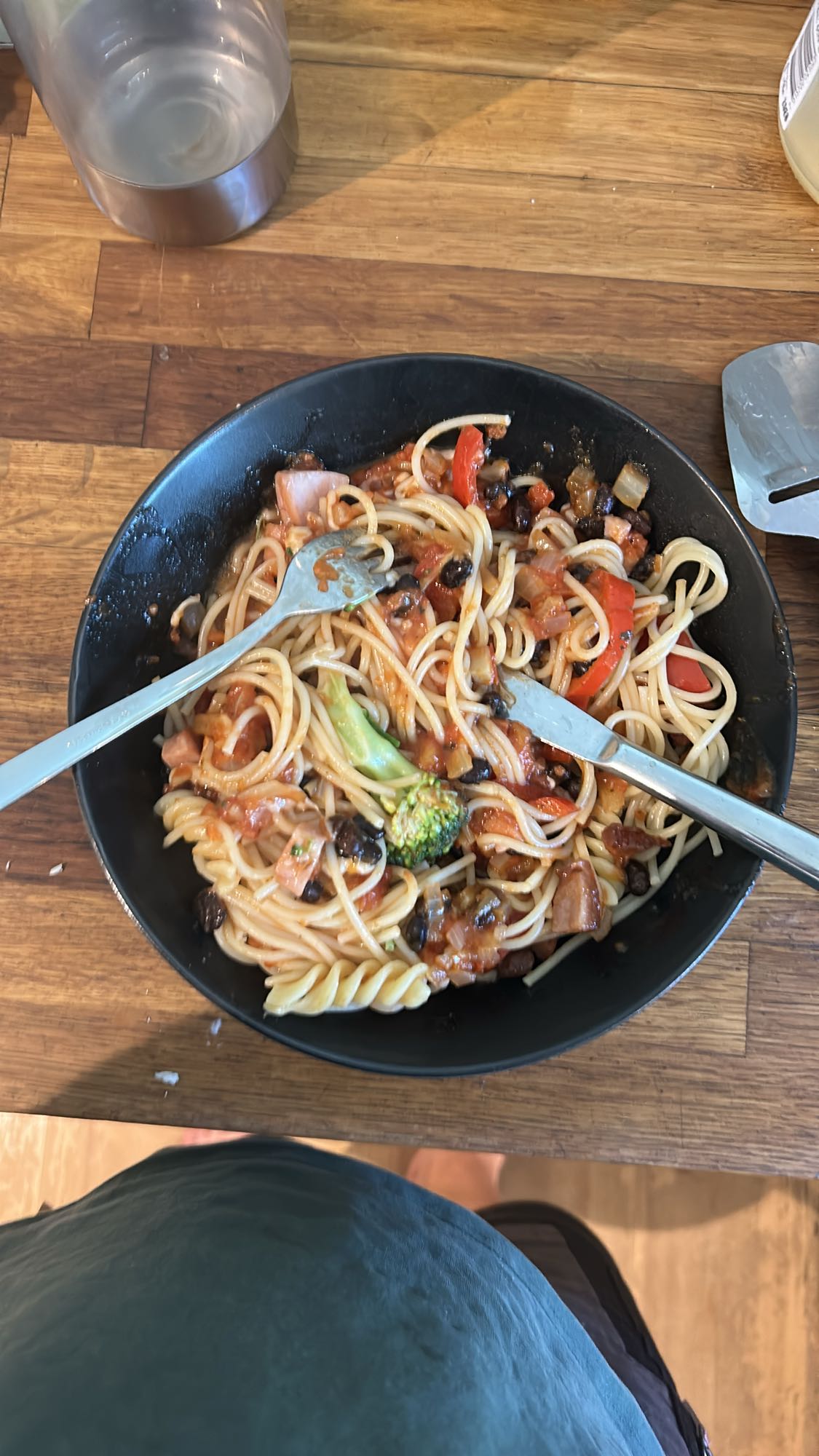 Grönsakspasta med sås