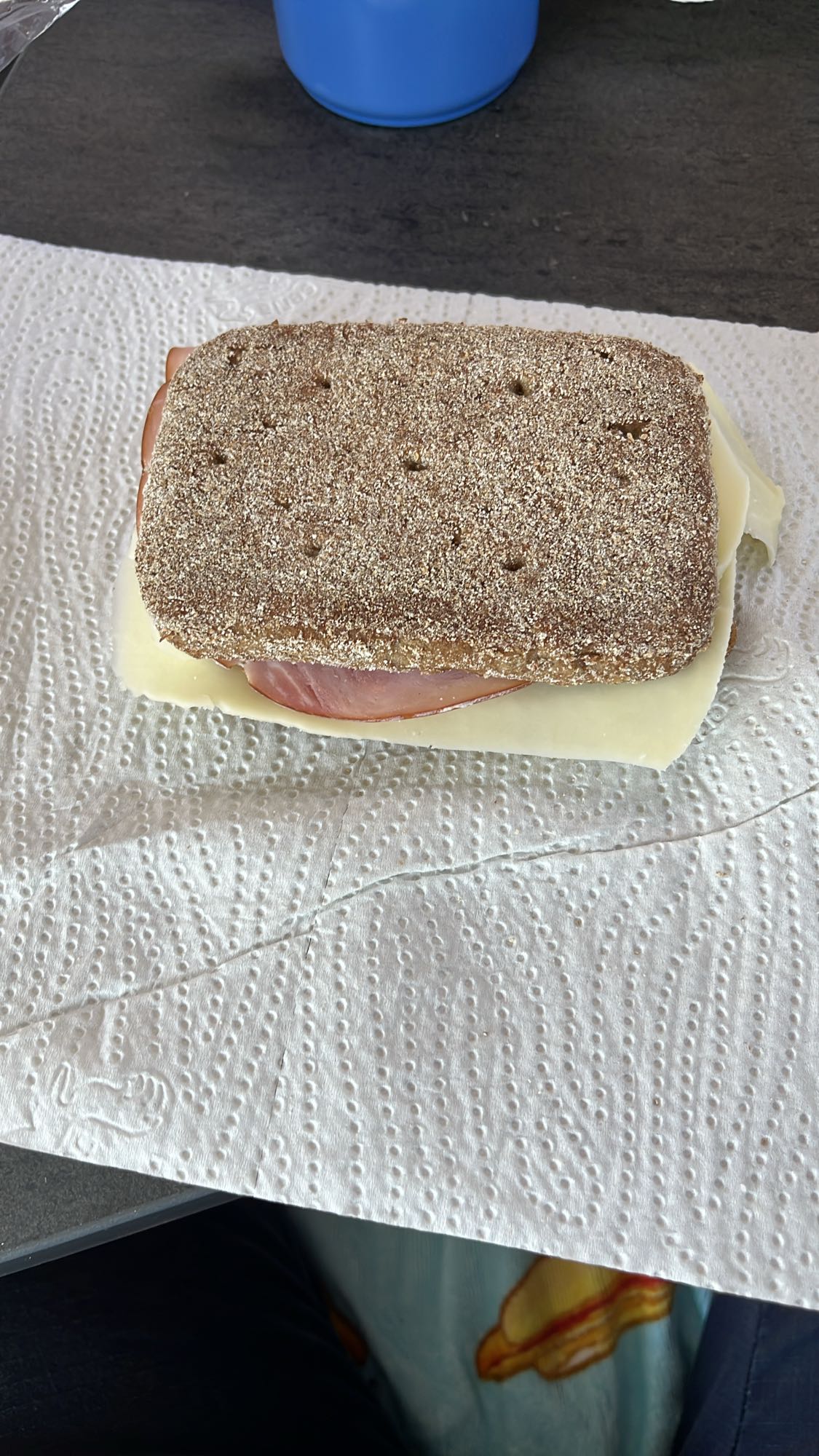 Rågbrödsmörgås med skinka