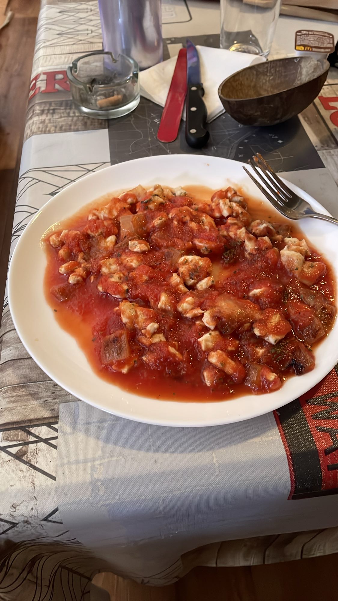 Pollo con tomate