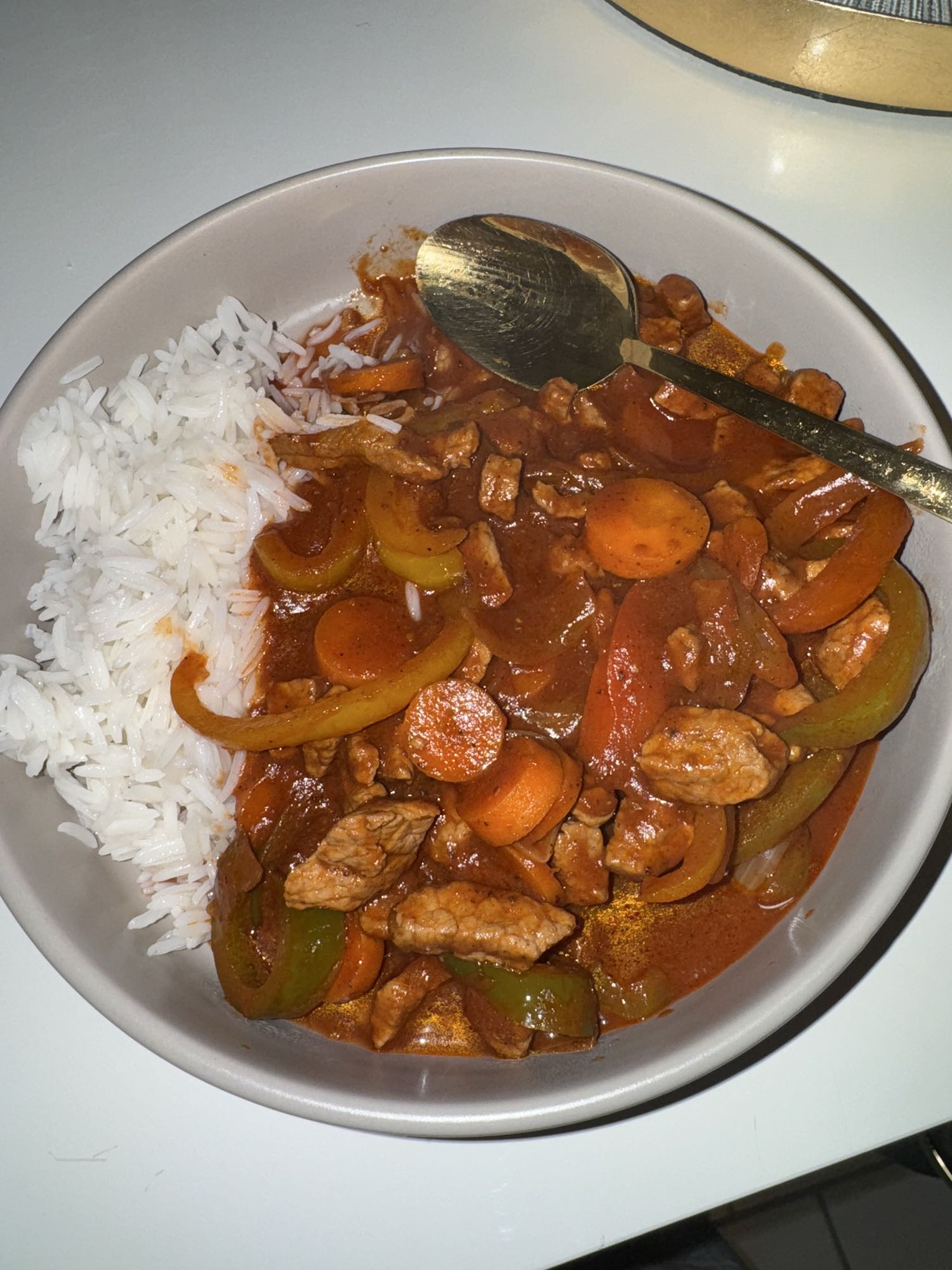 Reis mit Kalbfleisch und Gemüse