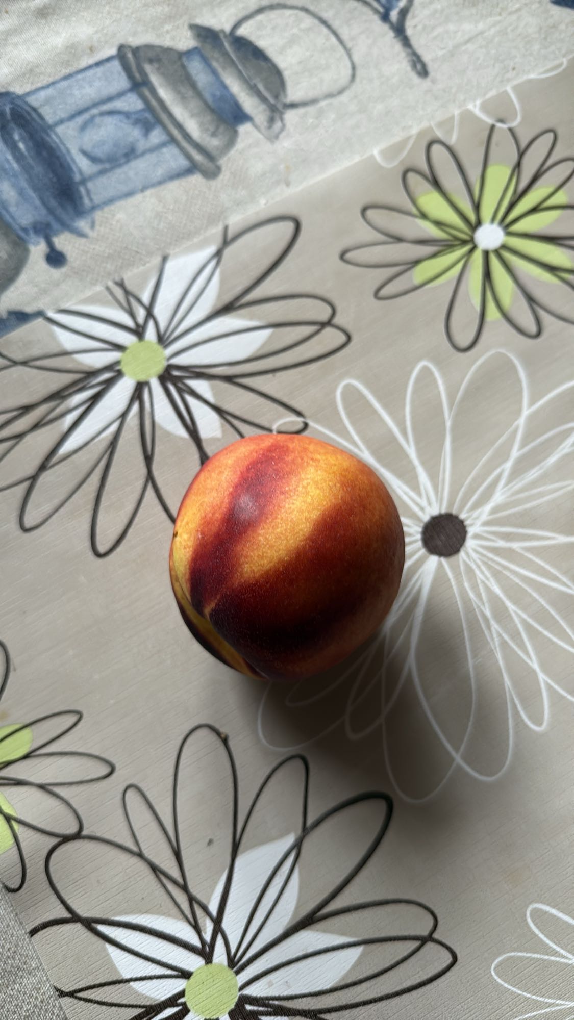 Nectarina proaspătă