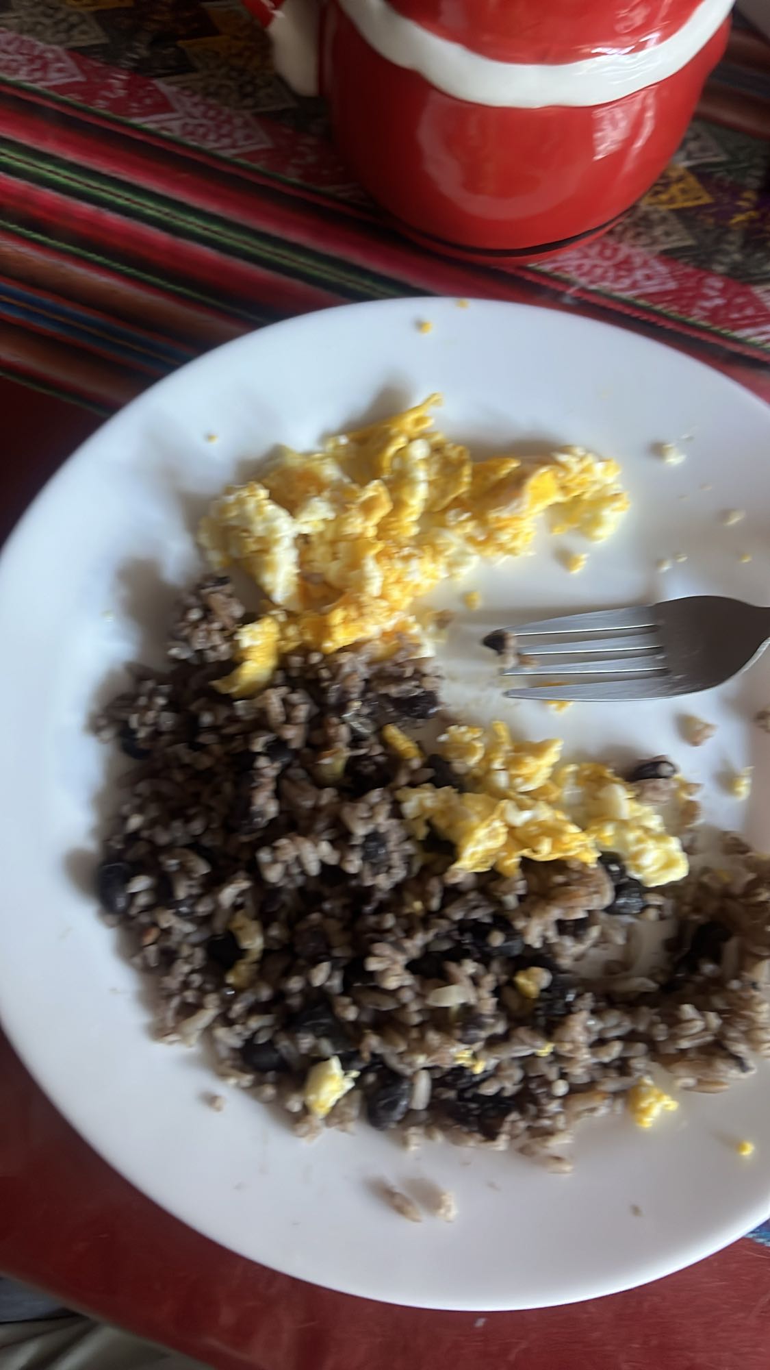 Gallo pinto con huevo