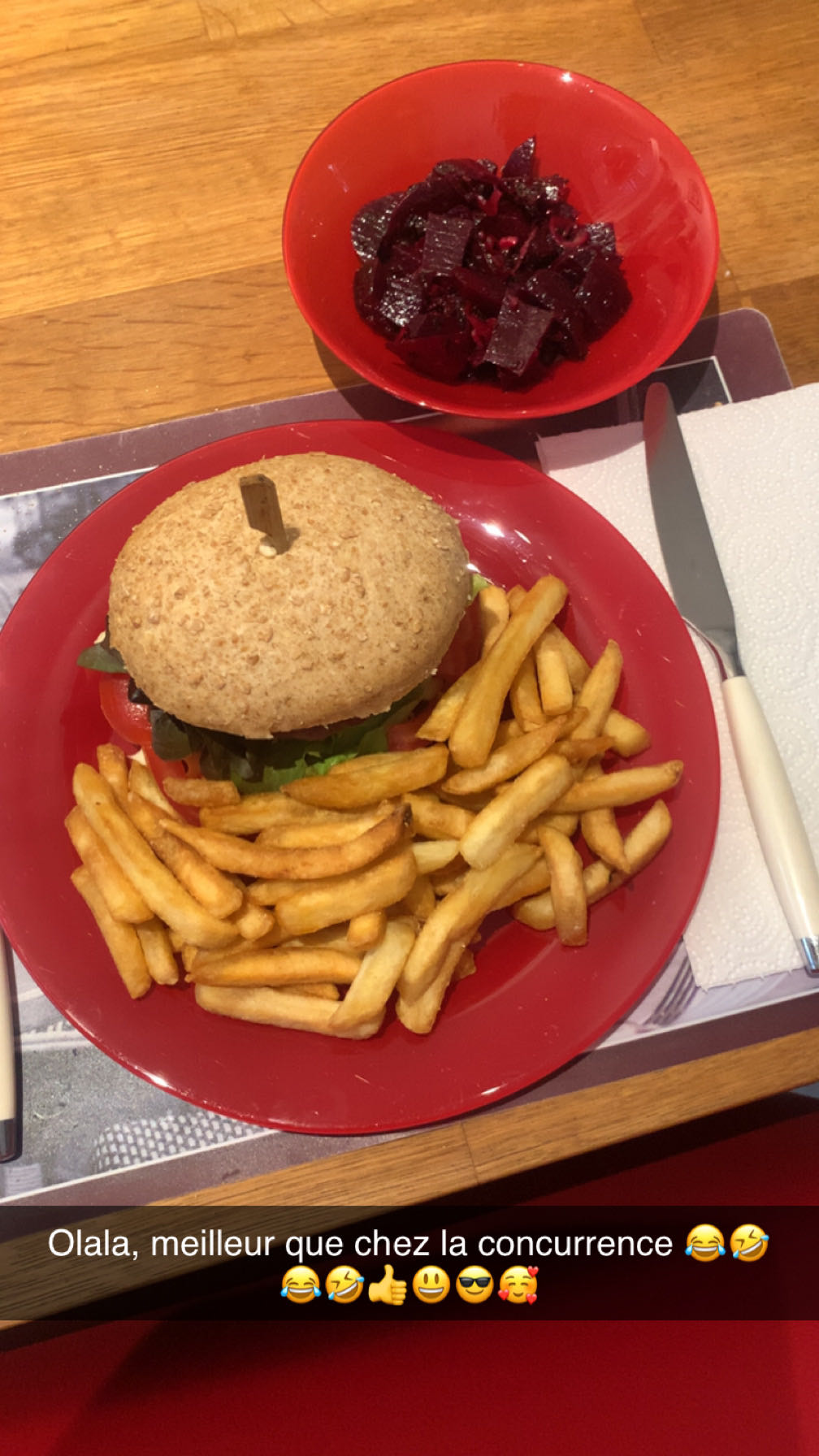 Burger, frites et betteraves