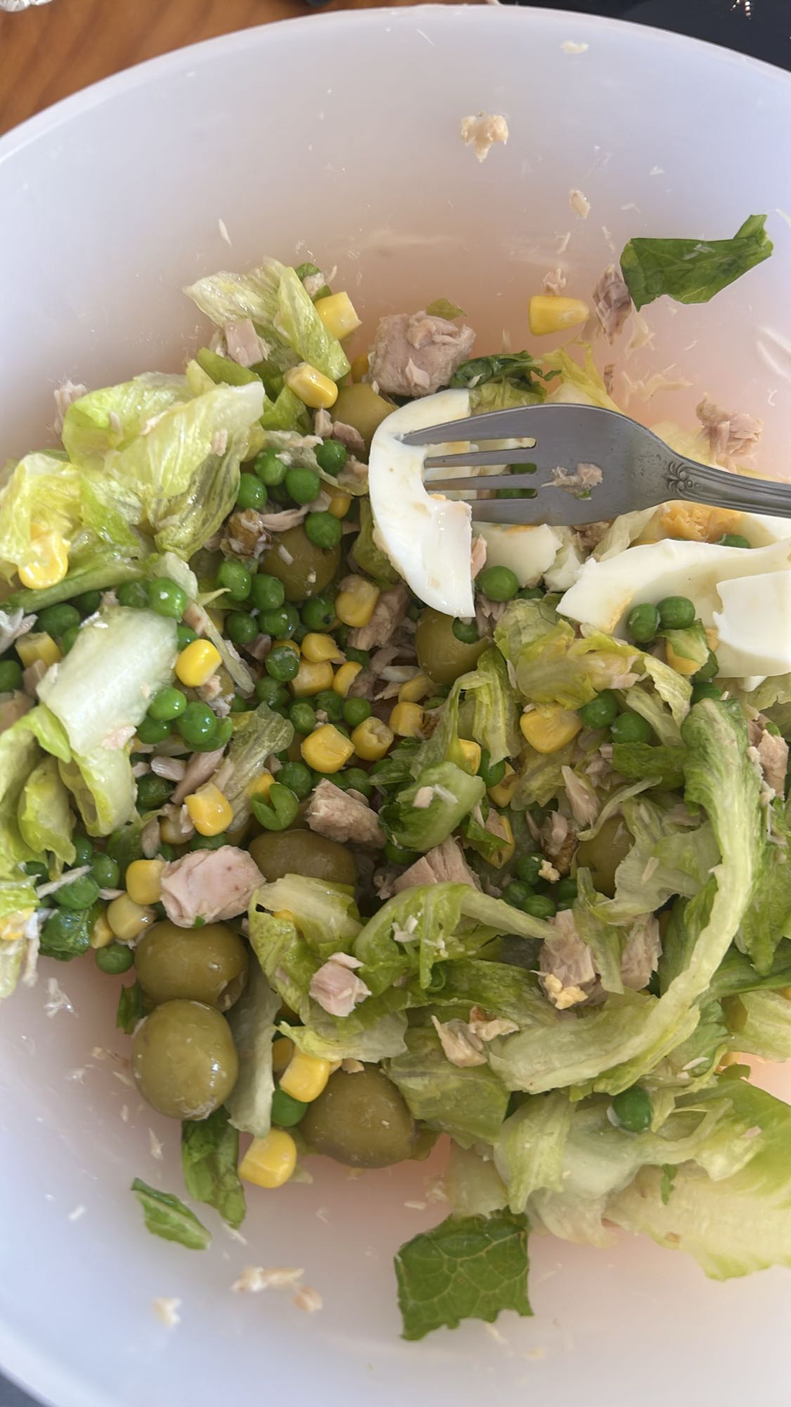 Ensalada de atún y huevo