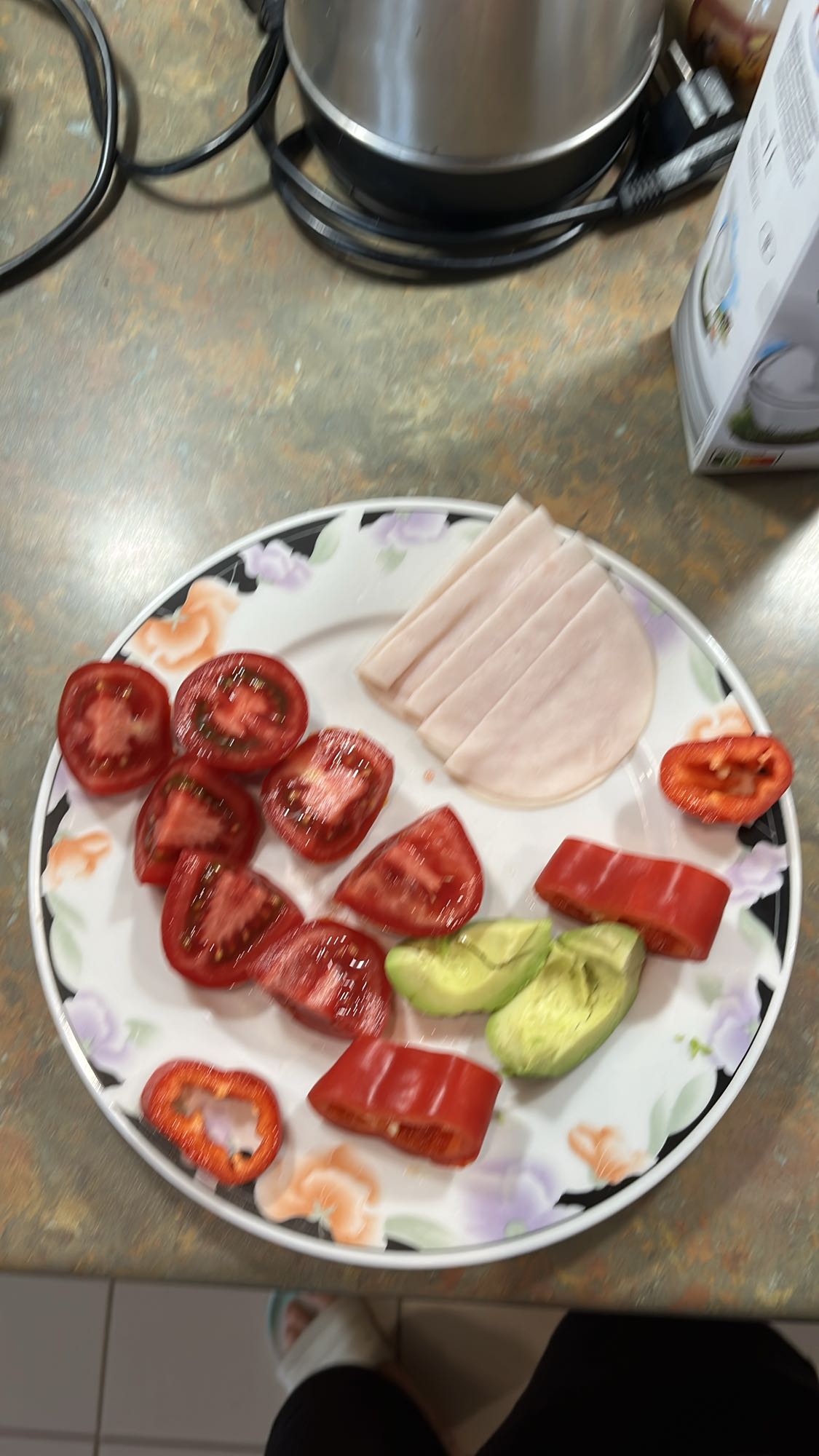 Plato fresco de verduras y pavo