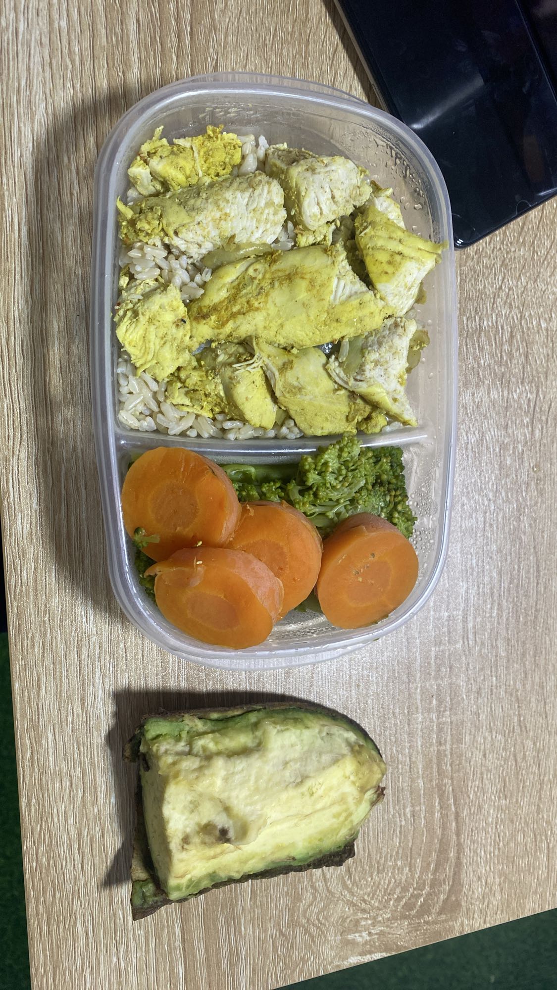 Pollo con arroz y verduras