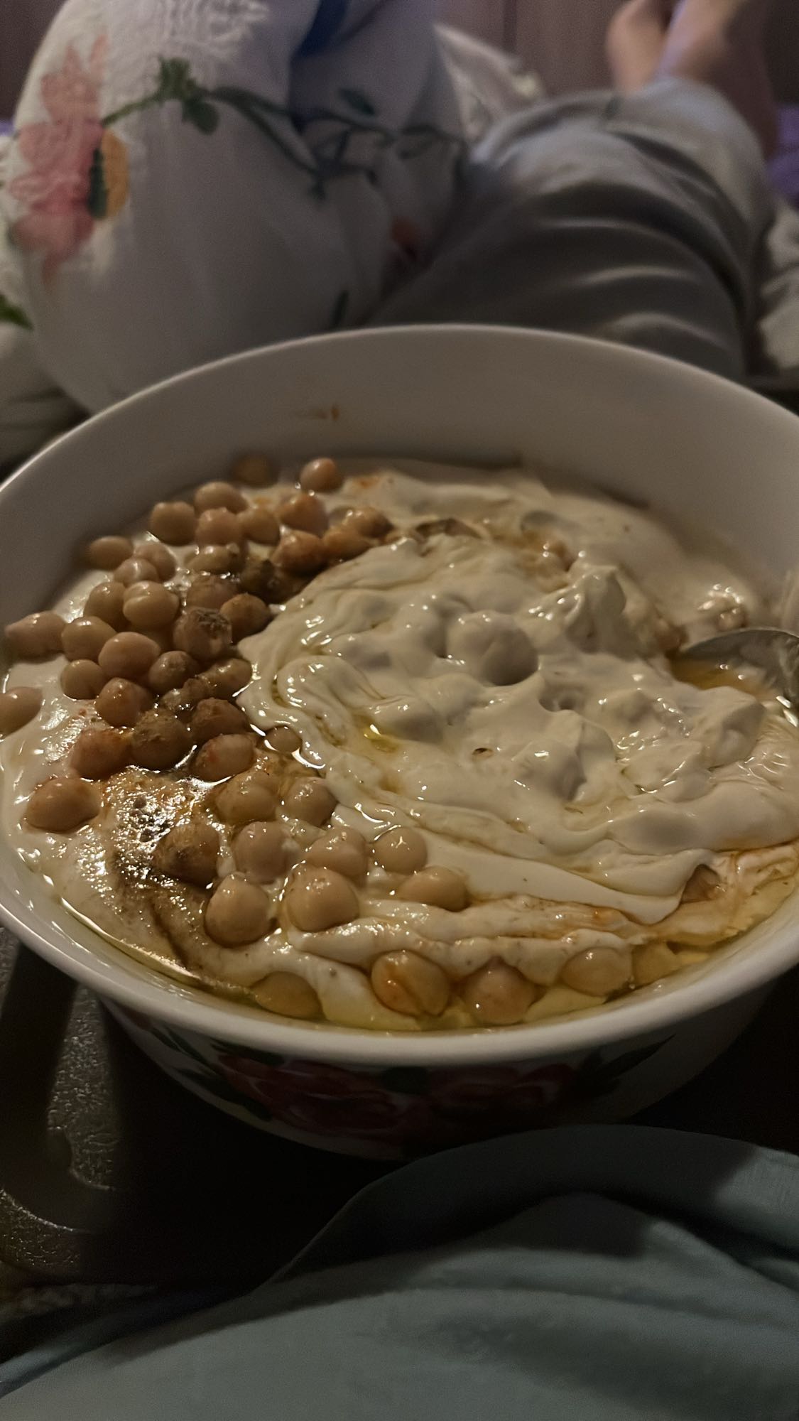 Humus ve yoğurtlu nohut