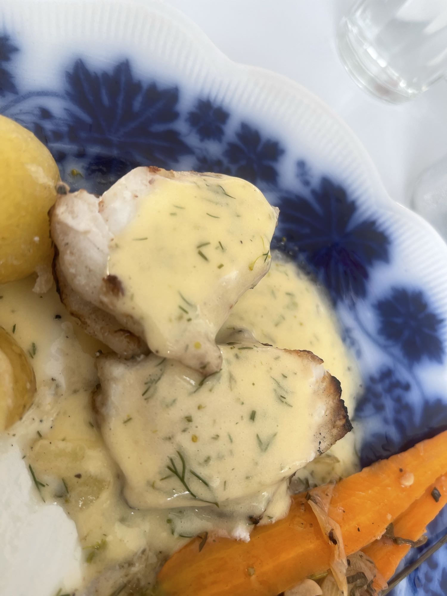 Fisk med potatis och sås