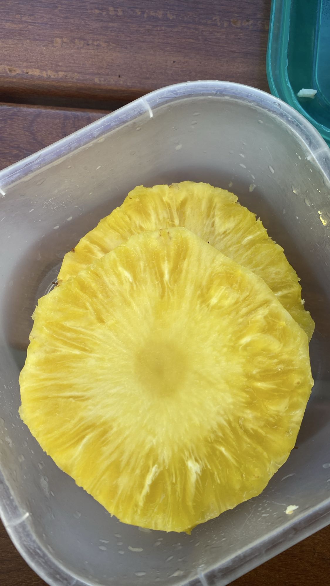 Rodajas de piña fresca