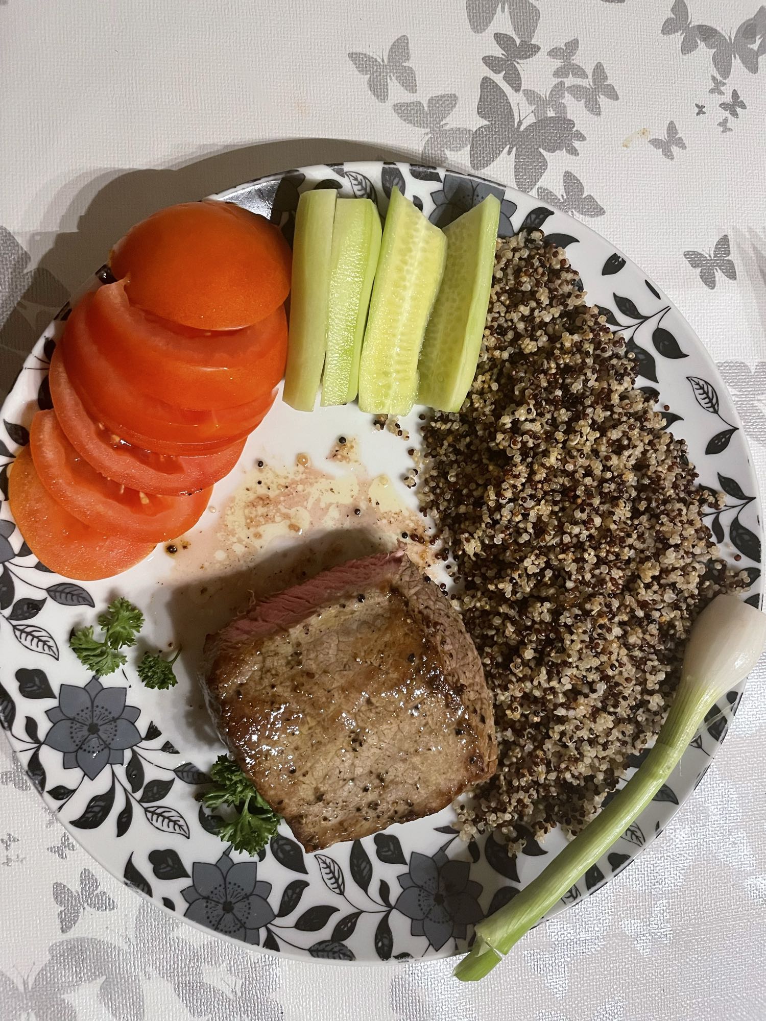 Rind Hüfte mit bunter Quinoa