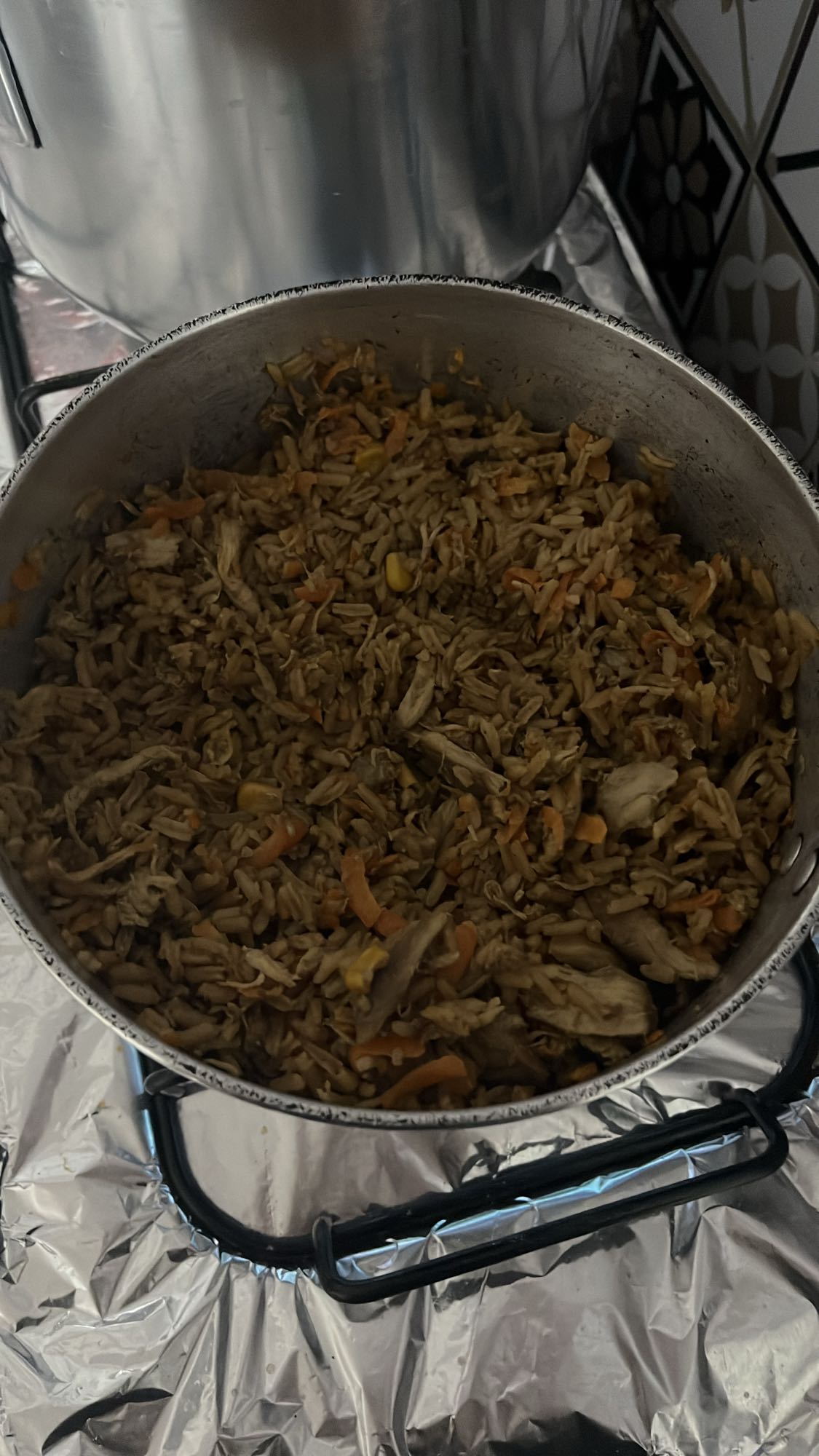 Arroz com frango e legumes