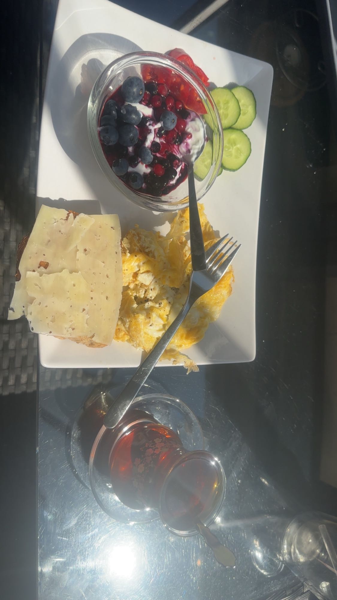 Frukosttallrik med ägg & ost