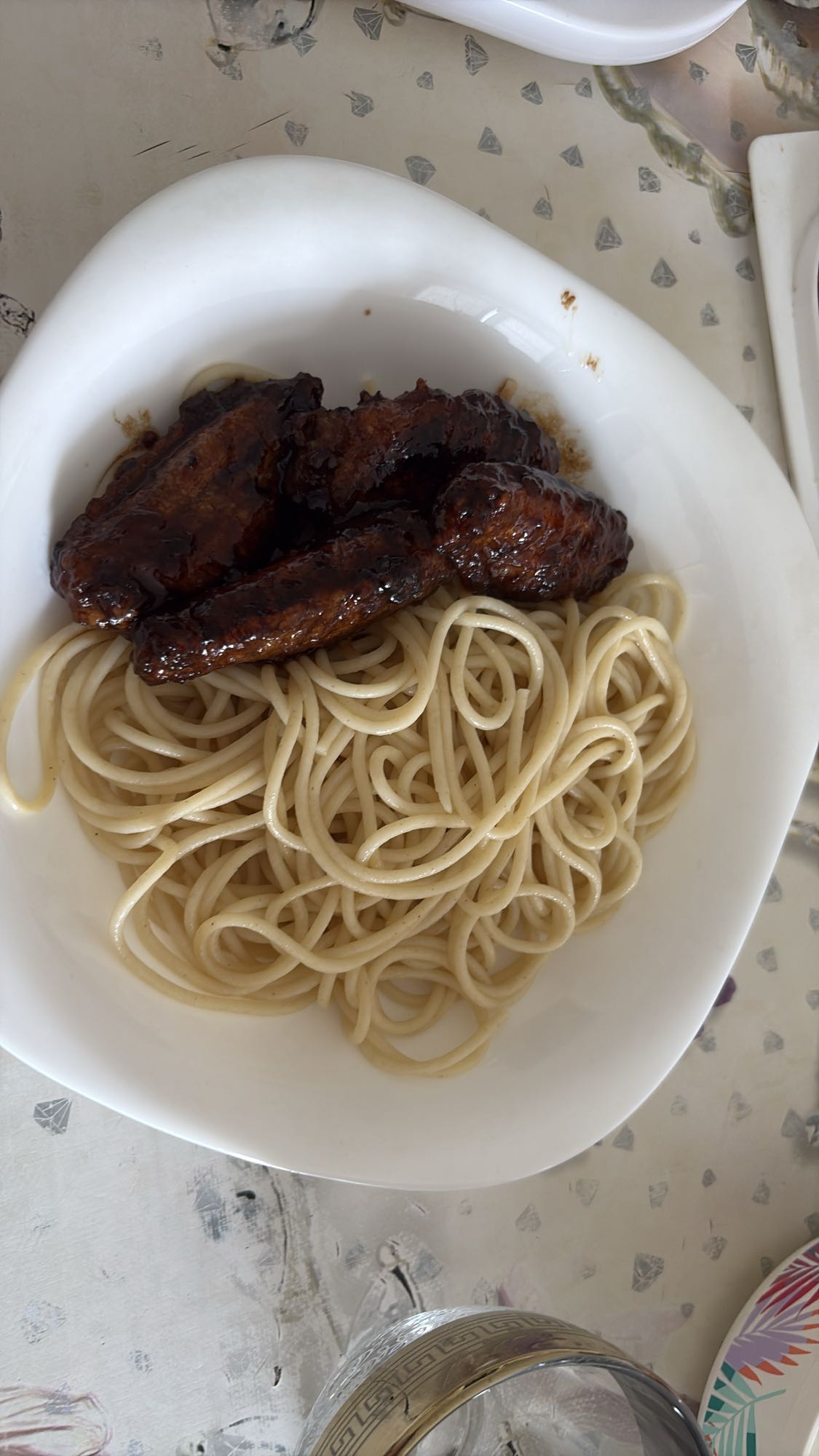 спагетти с куриными крыльями