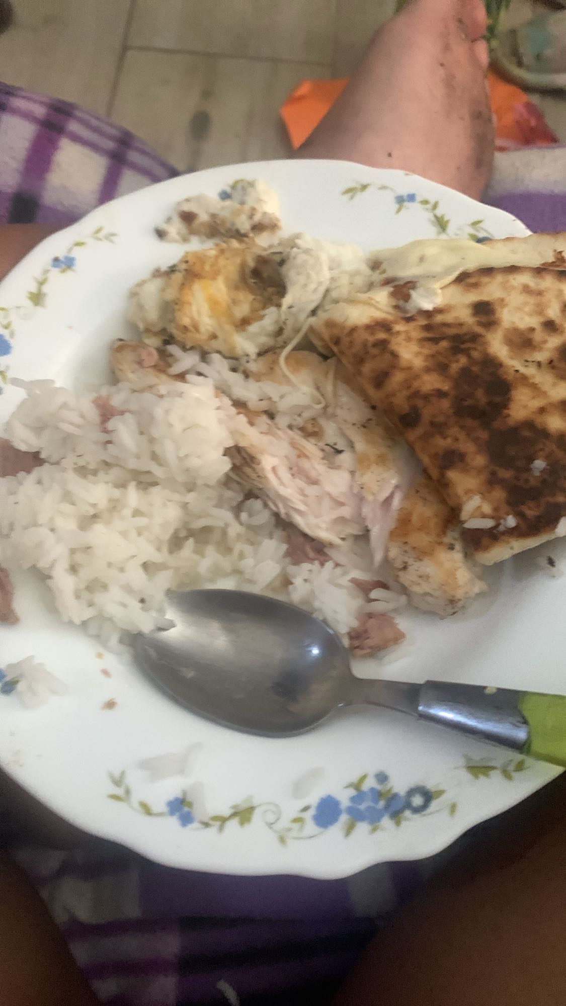 pollo, arroz y tortilla