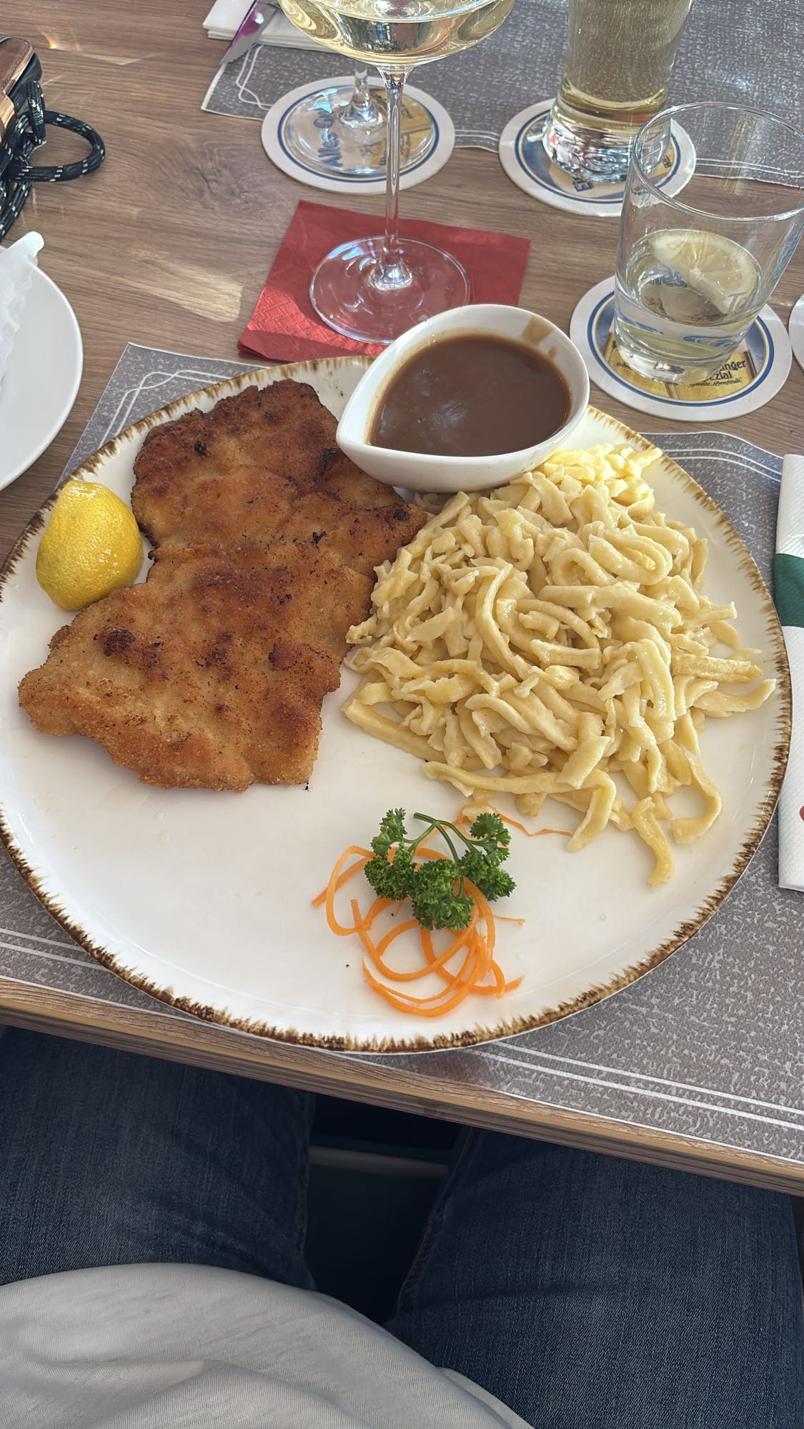 Schnitzel mit Spätzle